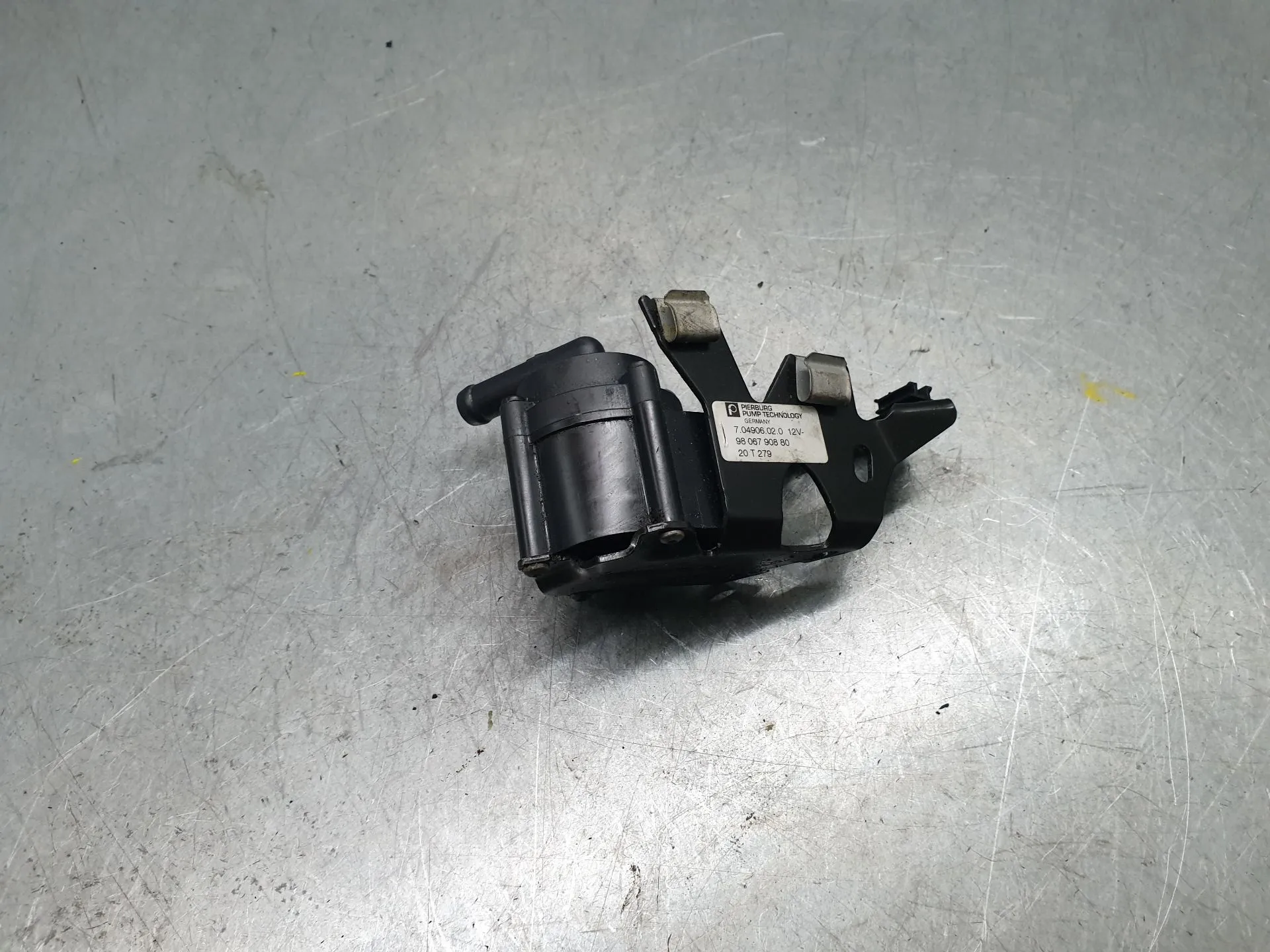 Pompa dell’acqua PEUGEOT 3008 II (M_) Imagem-2