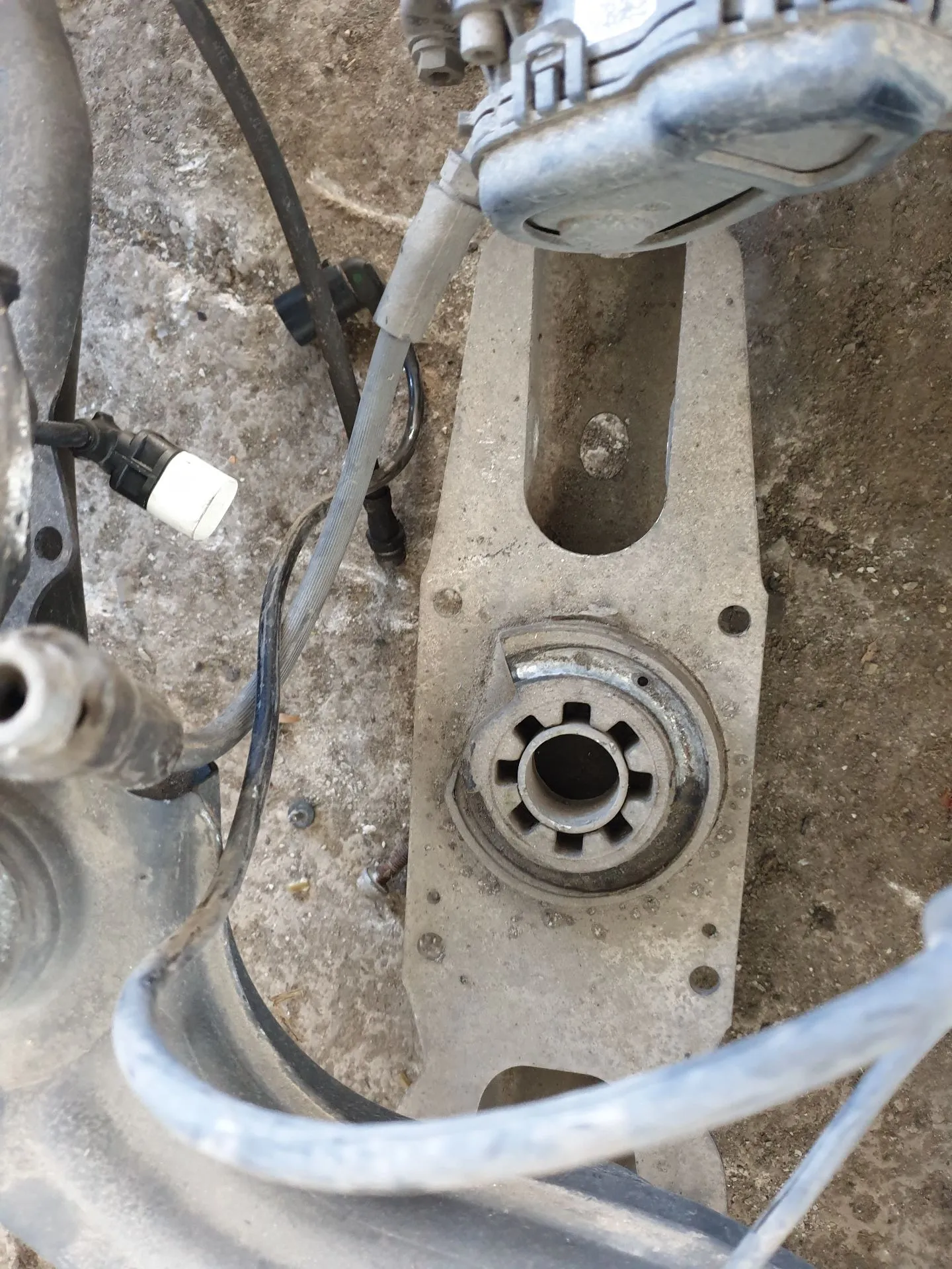 Brazo suspensión trasero izquierdo MERCEDES-BENZ Classe A (W176)