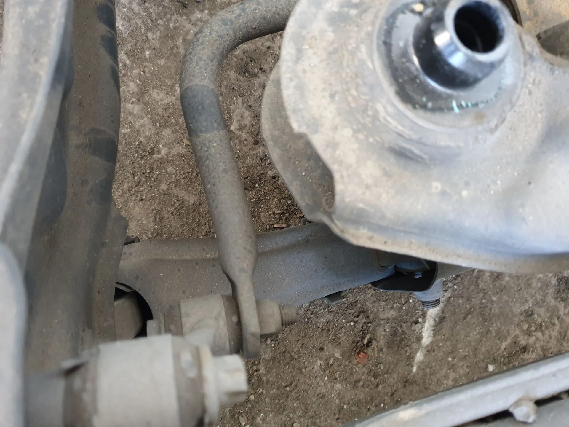 Brazo suspensión trasero izquierdo MERCEDES-BENZ Classe A (W176)