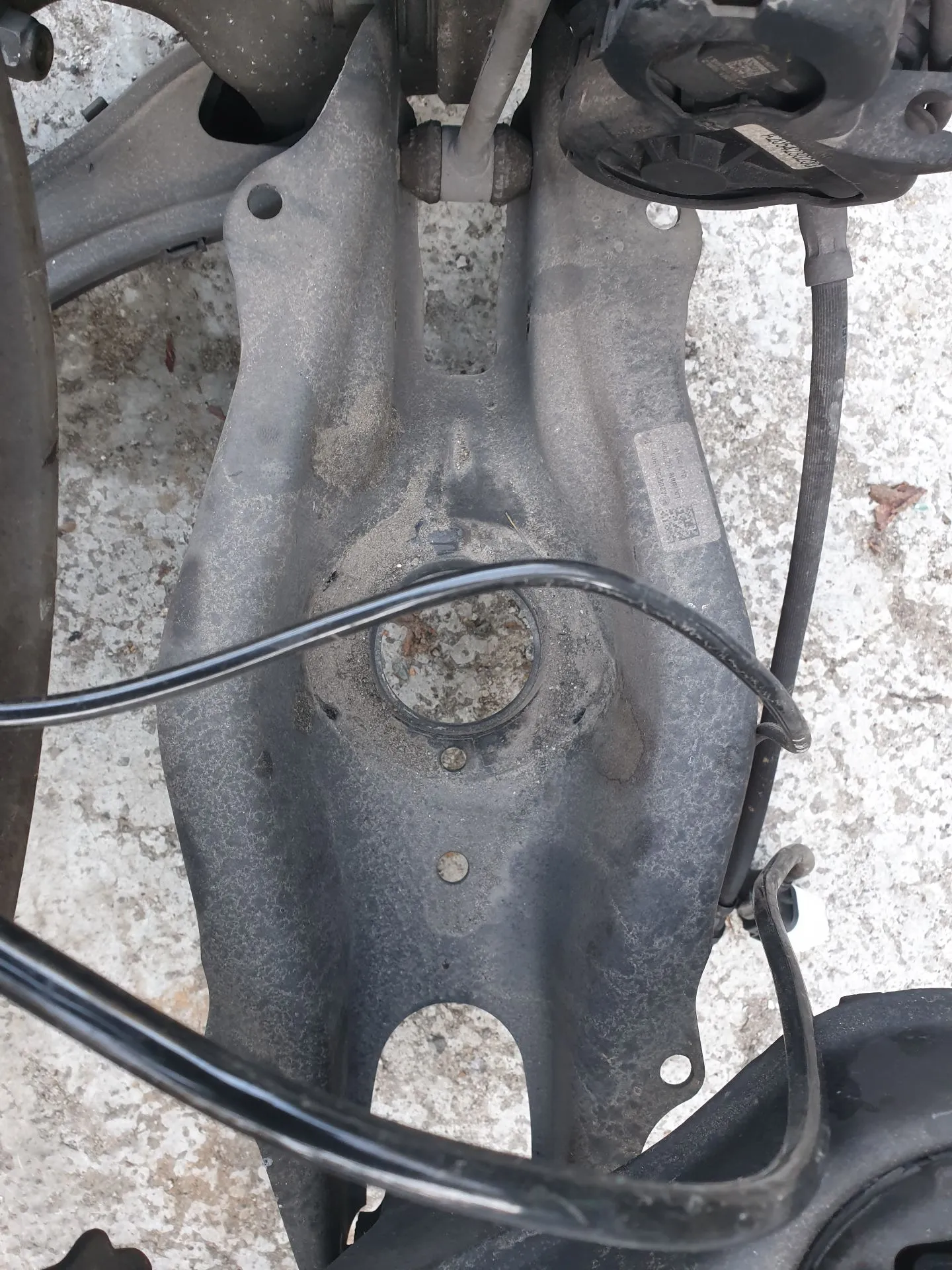 Acheter un Bras de suspension arrière inférieur gauche Mercedes GLC-class (W253) 2015> A2053300 11469 pour 100