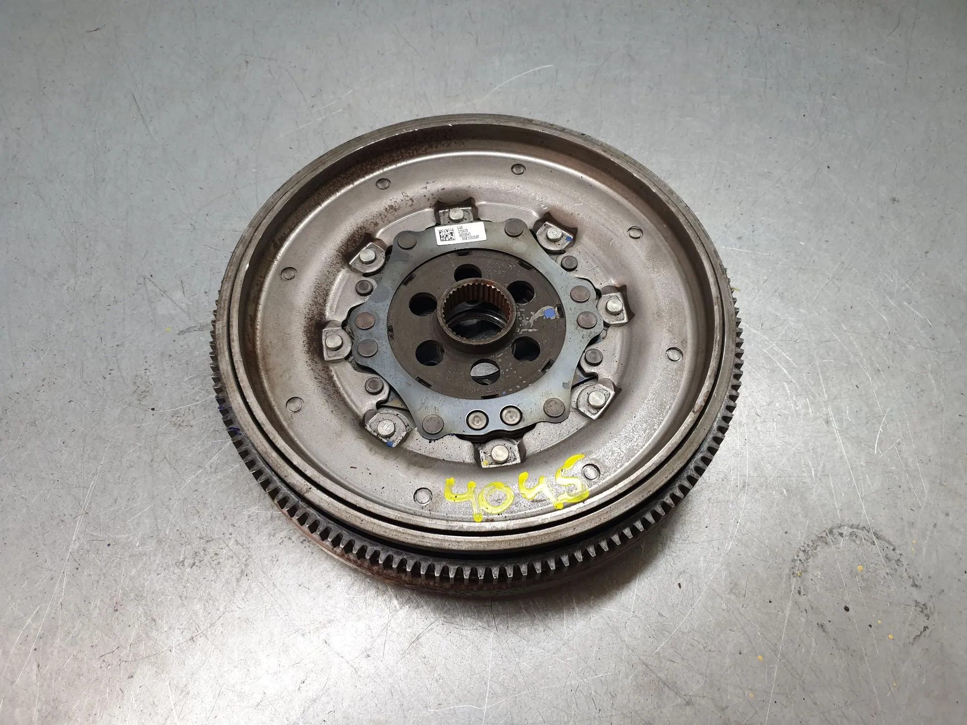Flywheel VOLKSWAGEN Tiguan (AD1, AX1)