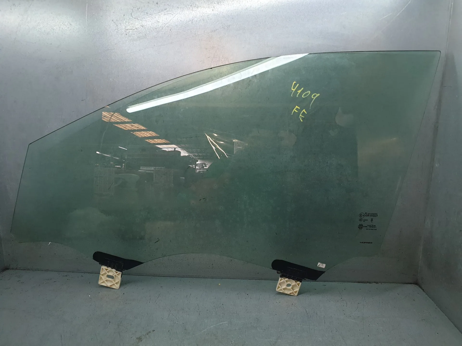 Vetro porta anteriore sinistra PEUGEOT 3008 II (M_)