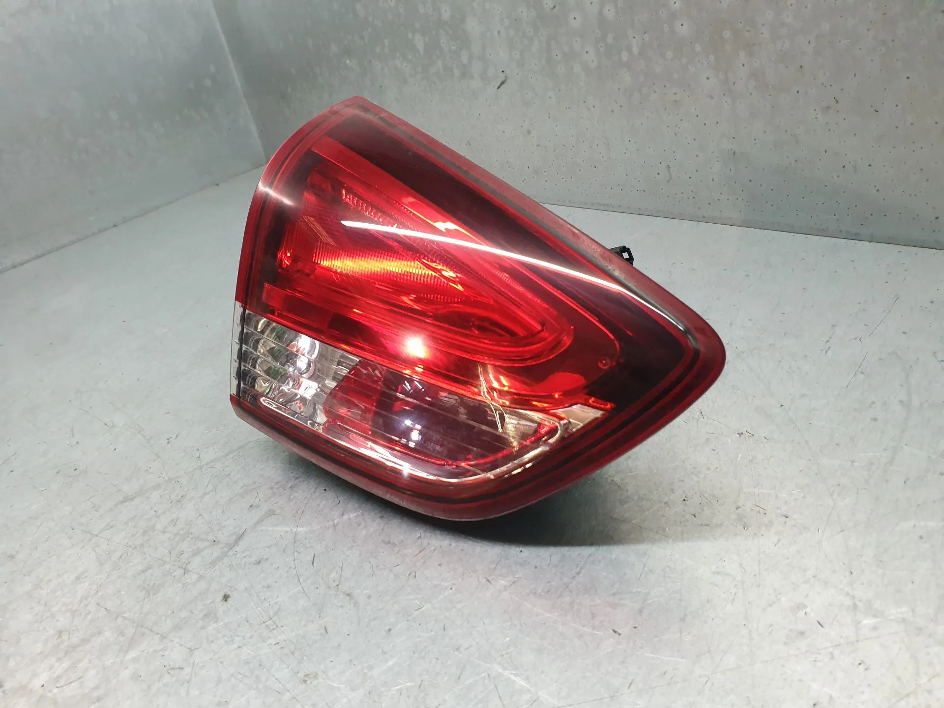 Feu de coffre Gauche RENAULT Clio IV Grandtour (KH_) Imagem-2