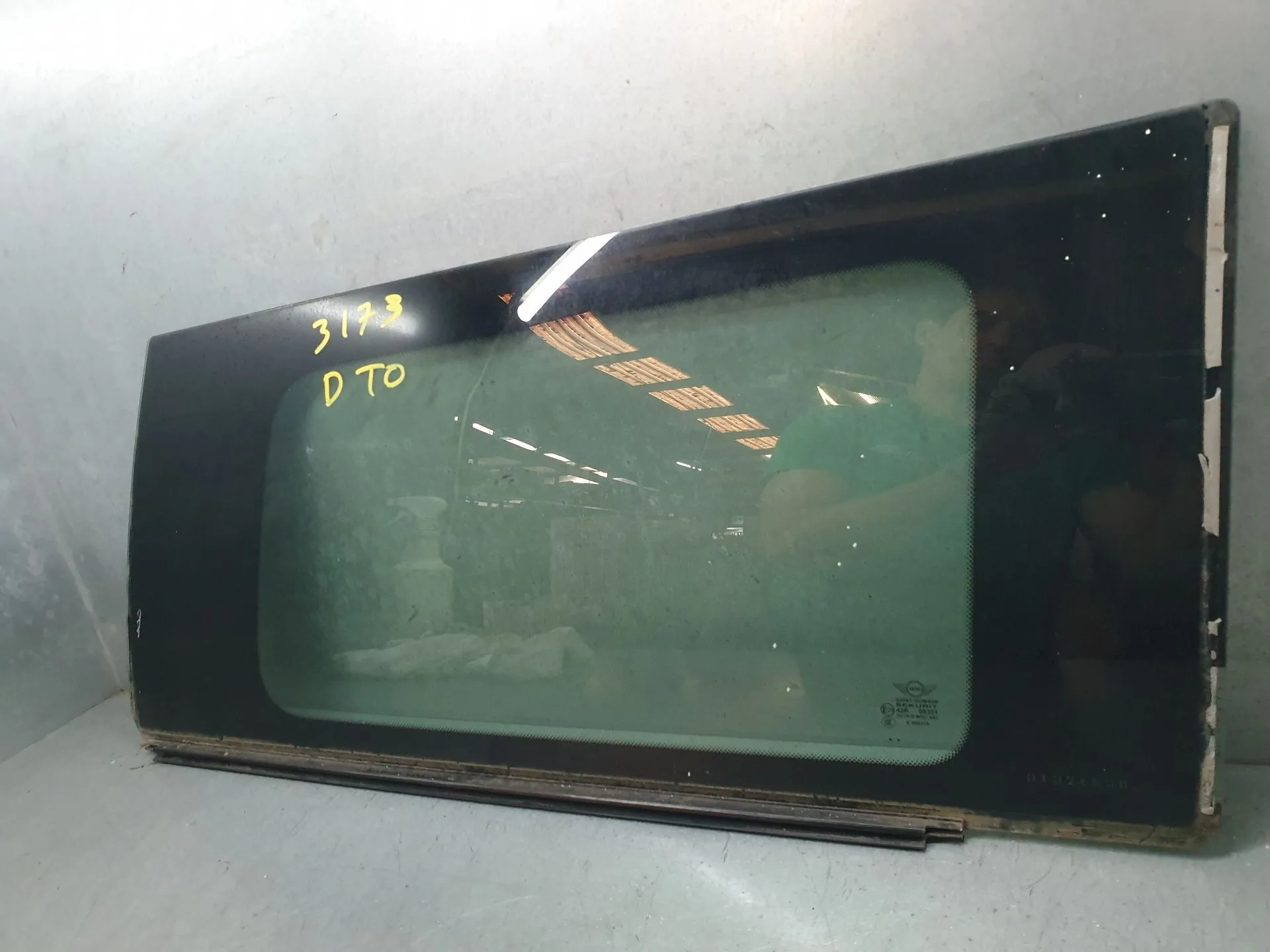 Right rear quarter glass MINI Mini Clubman (R55) Imagem-2