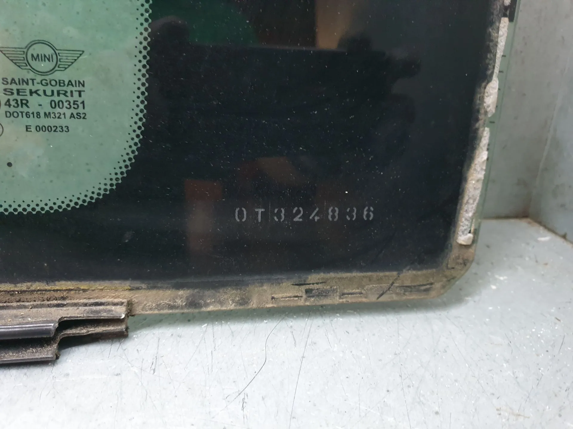 Right rear quarter glass MINI Mini Clubman (R55) Imagem-4