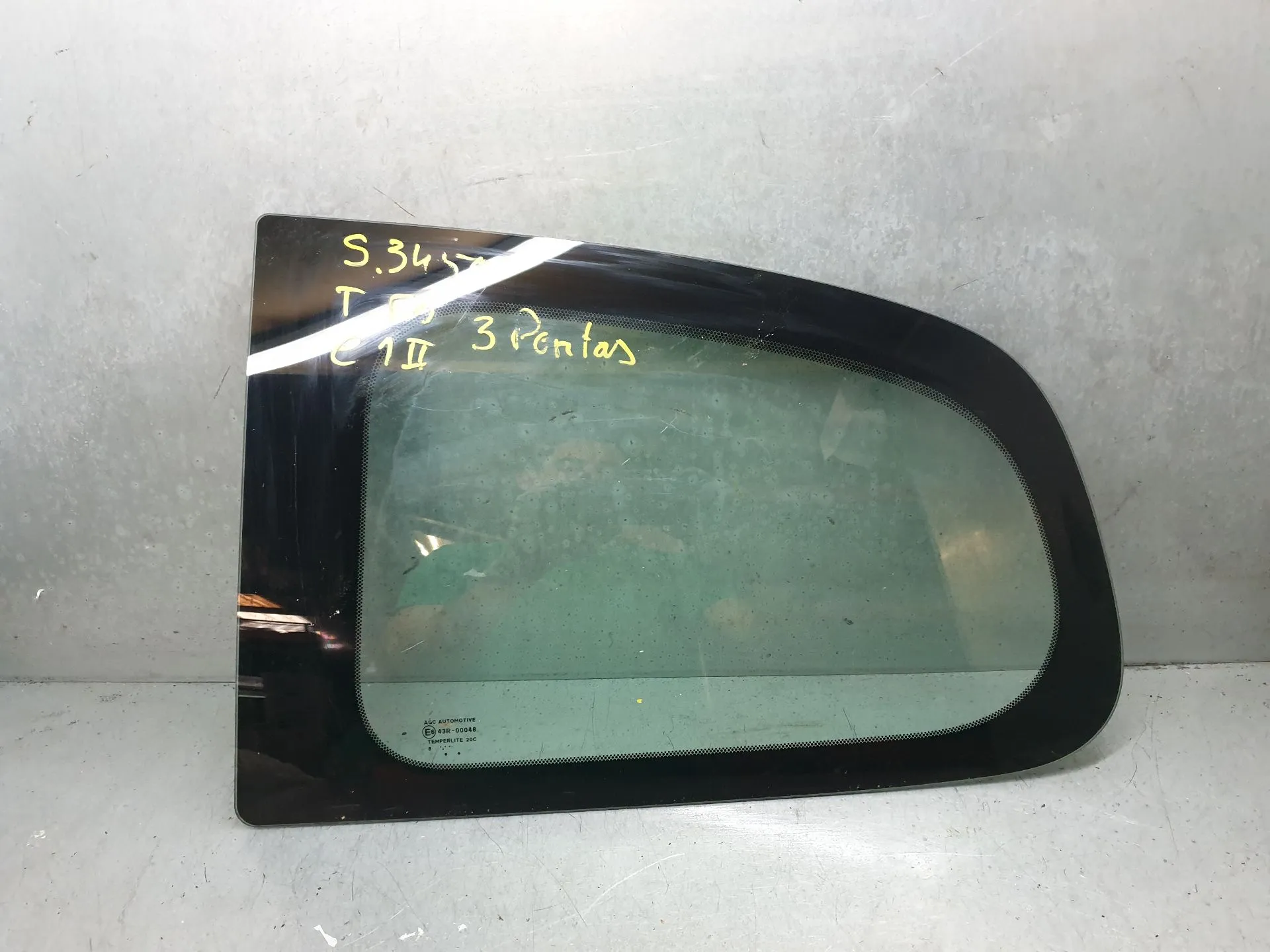 Vetro del pannello posteriore sinistro PEUGEOT 108