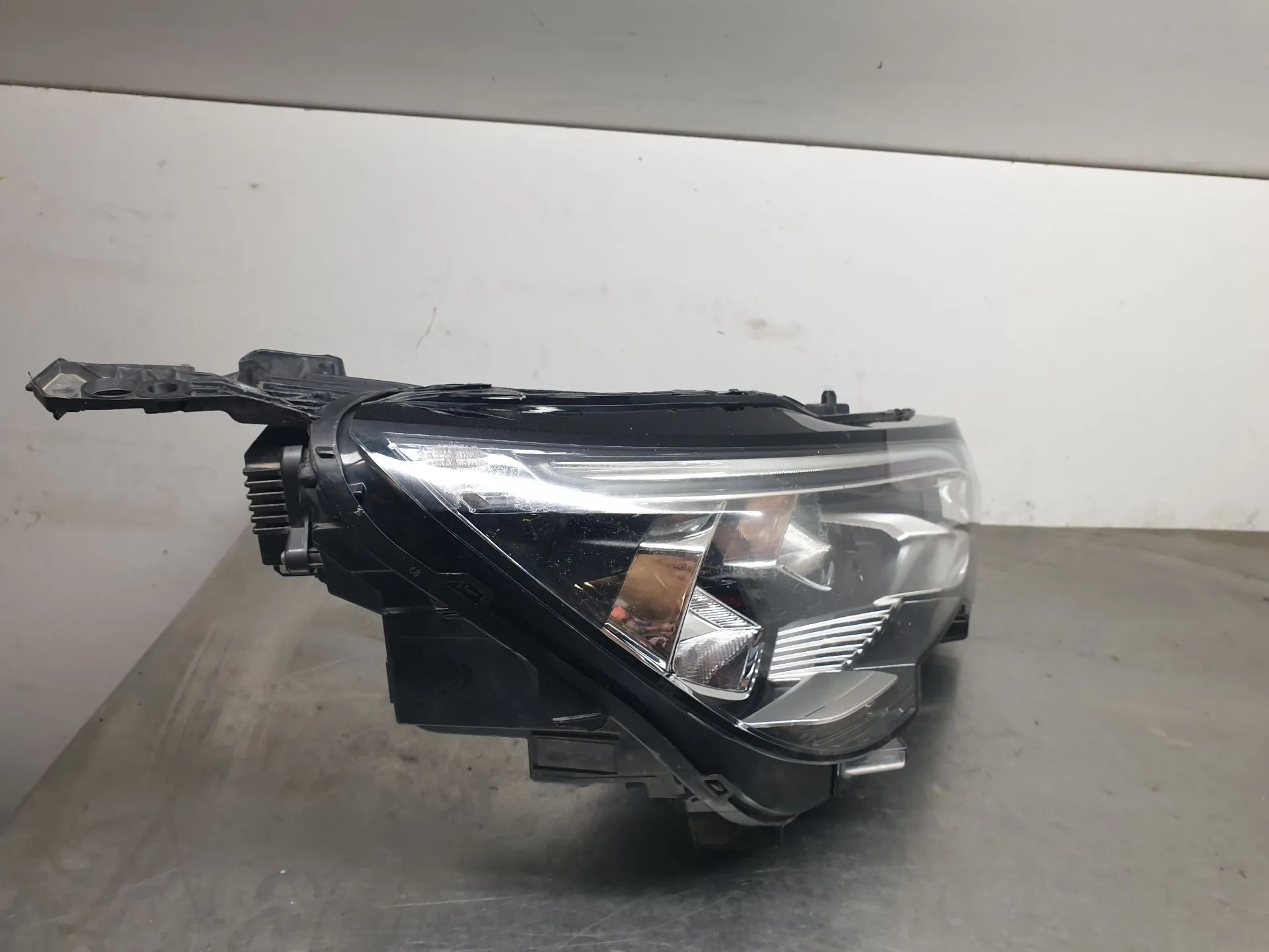 Faro anteriore destro PEUGEOT 5008 II (M_) Imagem-1