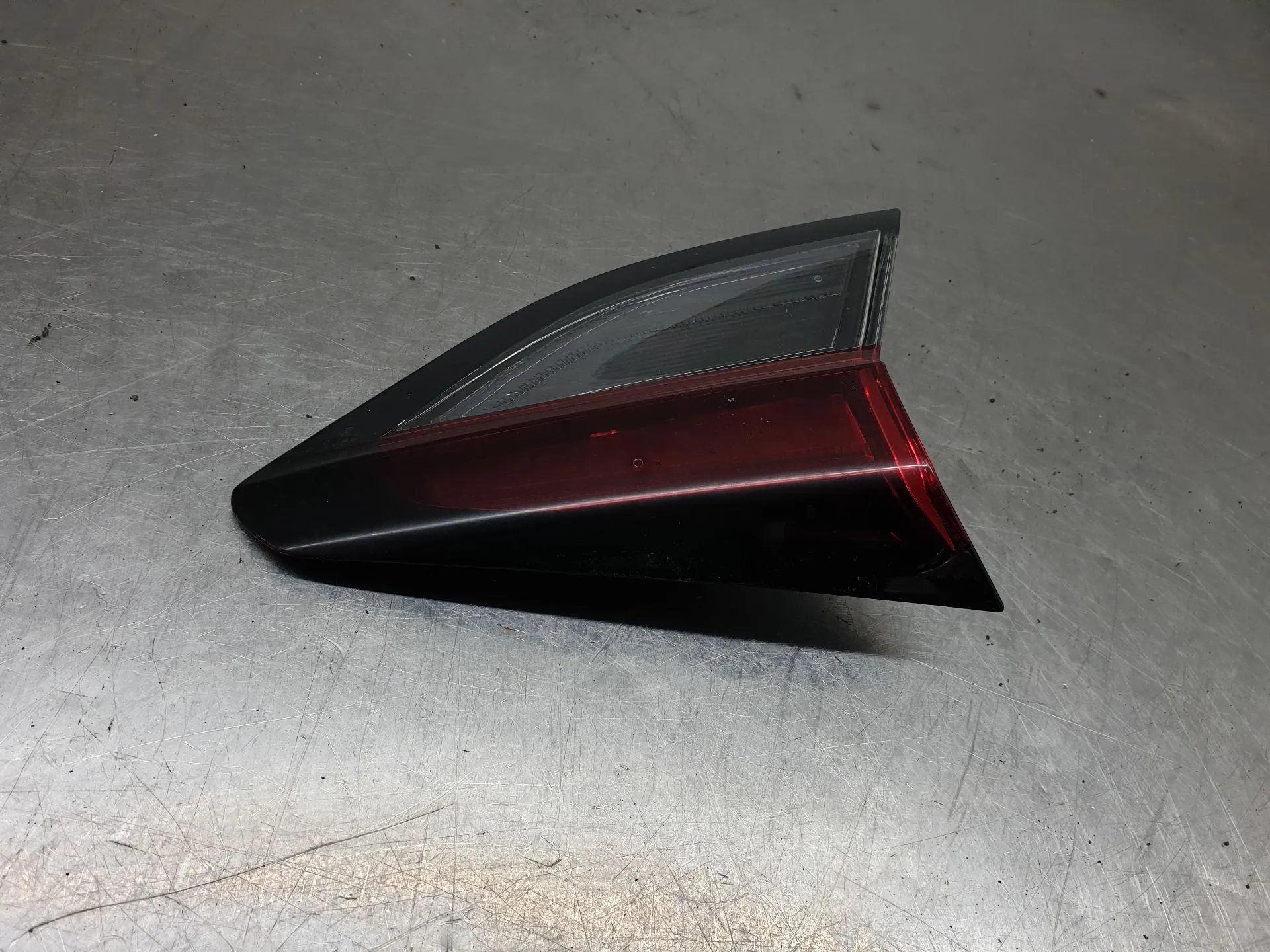 Feu de coffre Gauche OPEL Corsa F Imagem-1