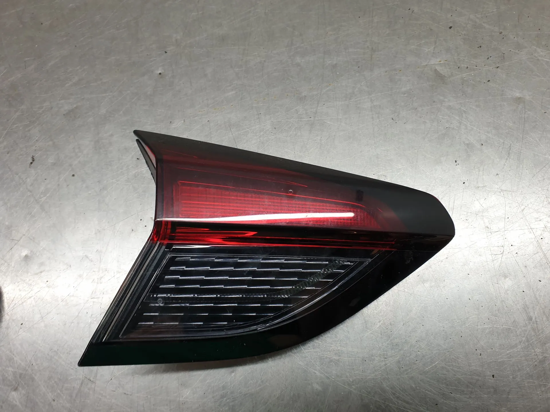 Feu de coffre Gauche OPEL Corsa F