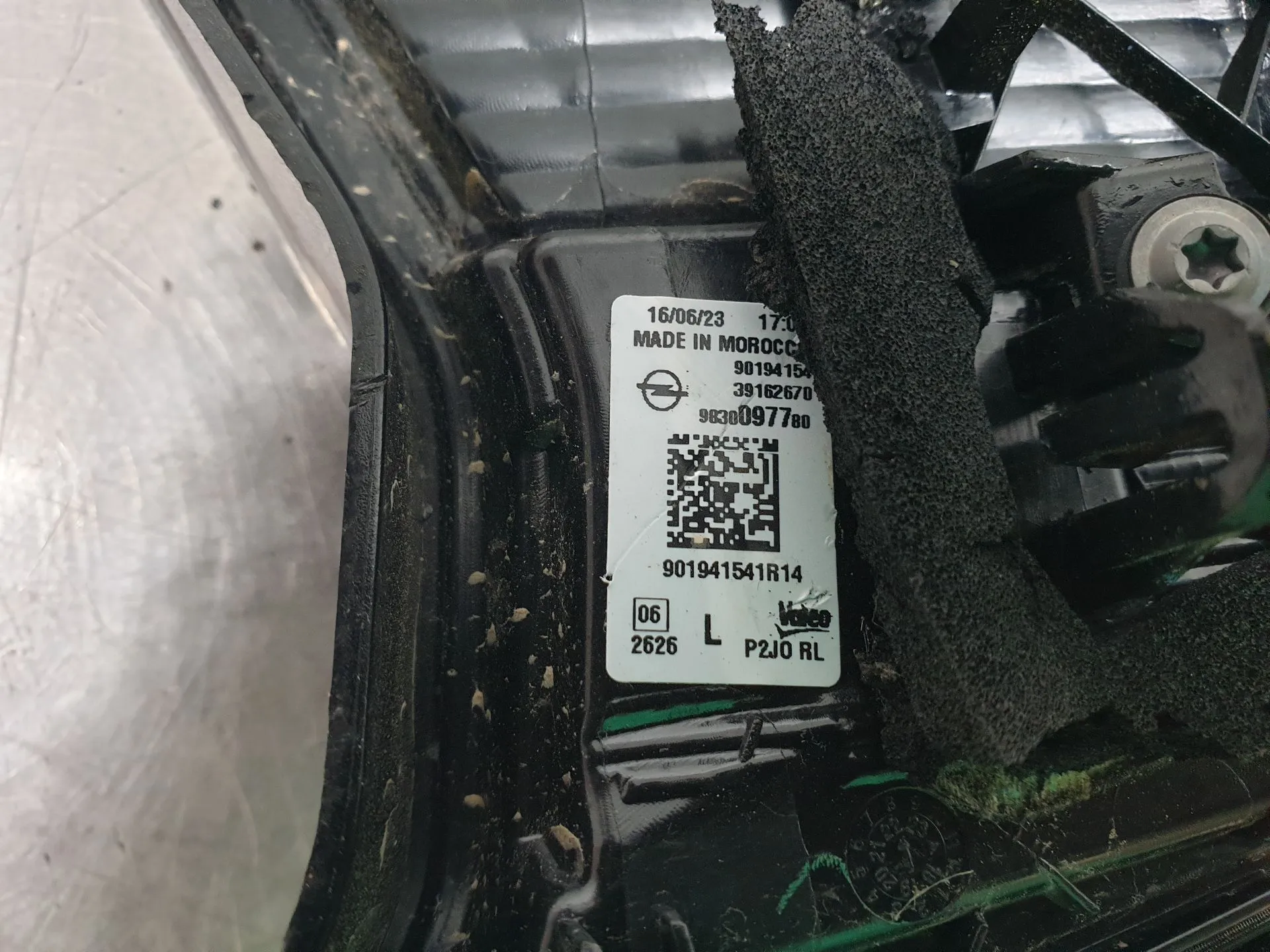 Feu de coffre Gauche OPEL Corsa F Imagem-3