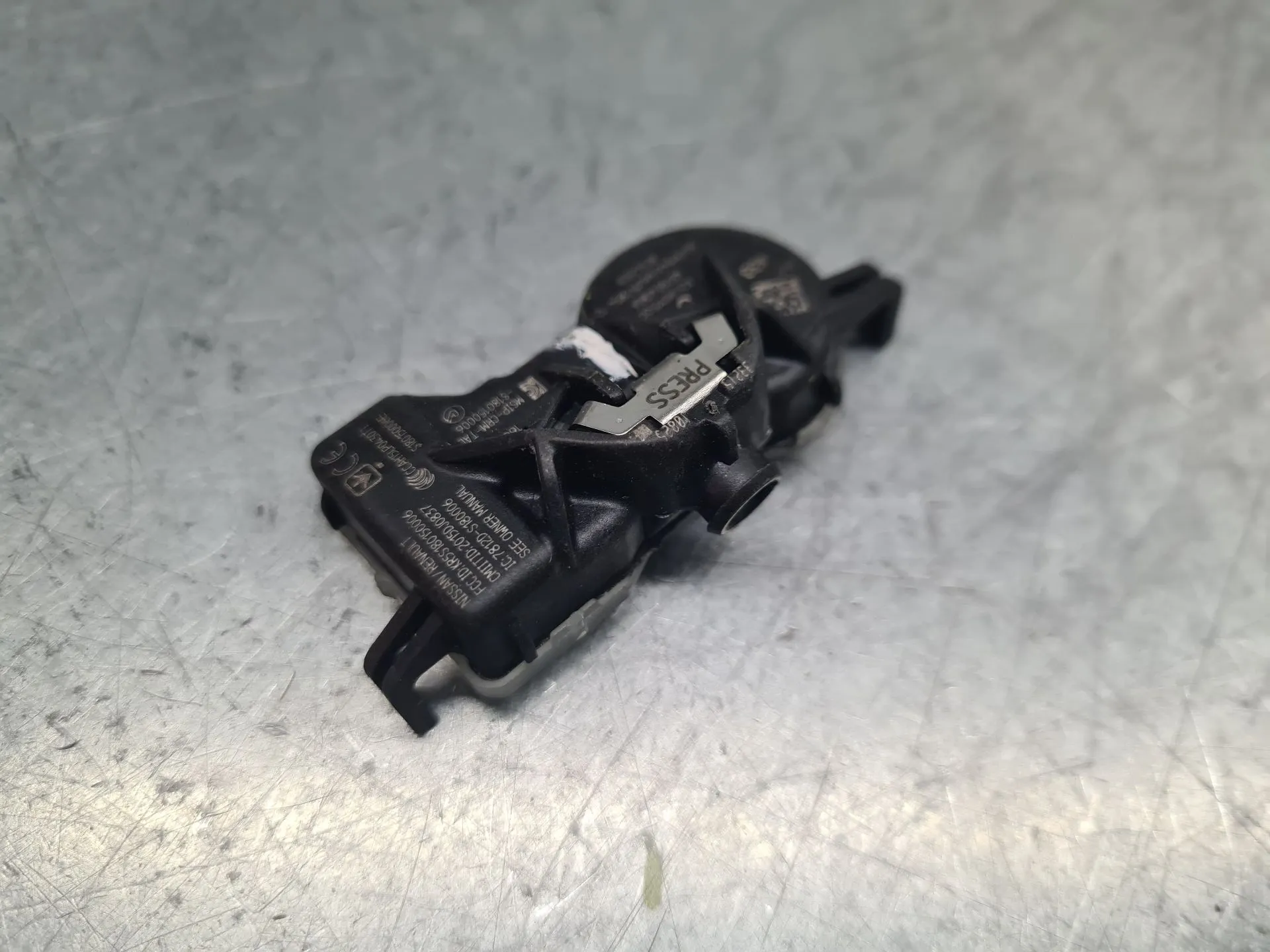 Capteur de pression des pneus (TPMS) RENAULT Megane IV (B9A/M_)