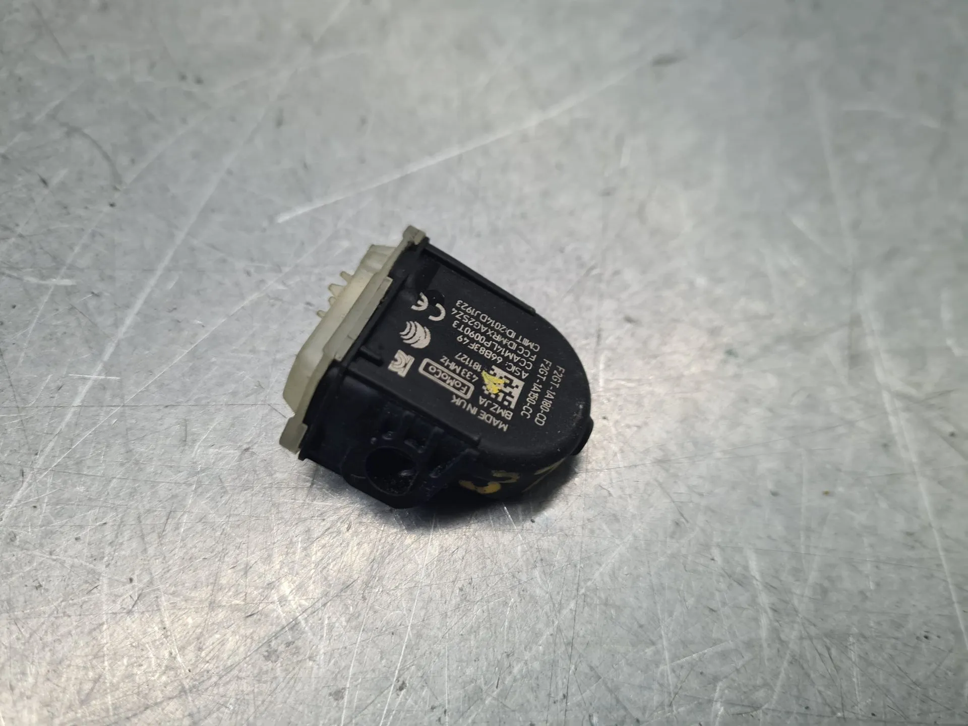 Sensor de pressão dos pneus FORD Fiesta VII (HJ, HF) Imagem-1