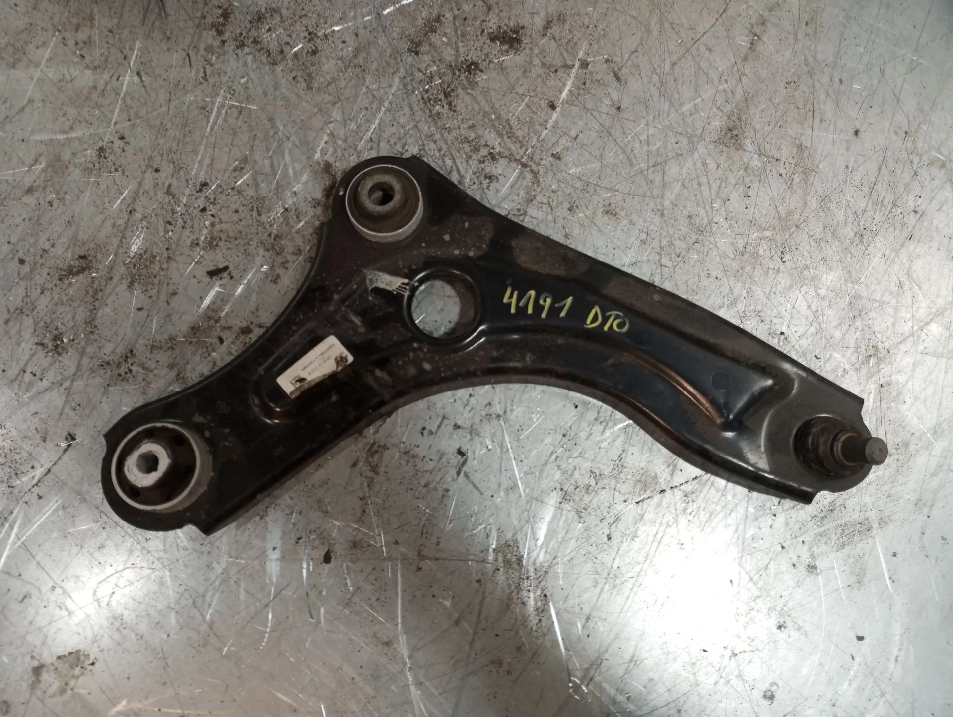 Bras de suspension Avant Droite DACIA Sandero III