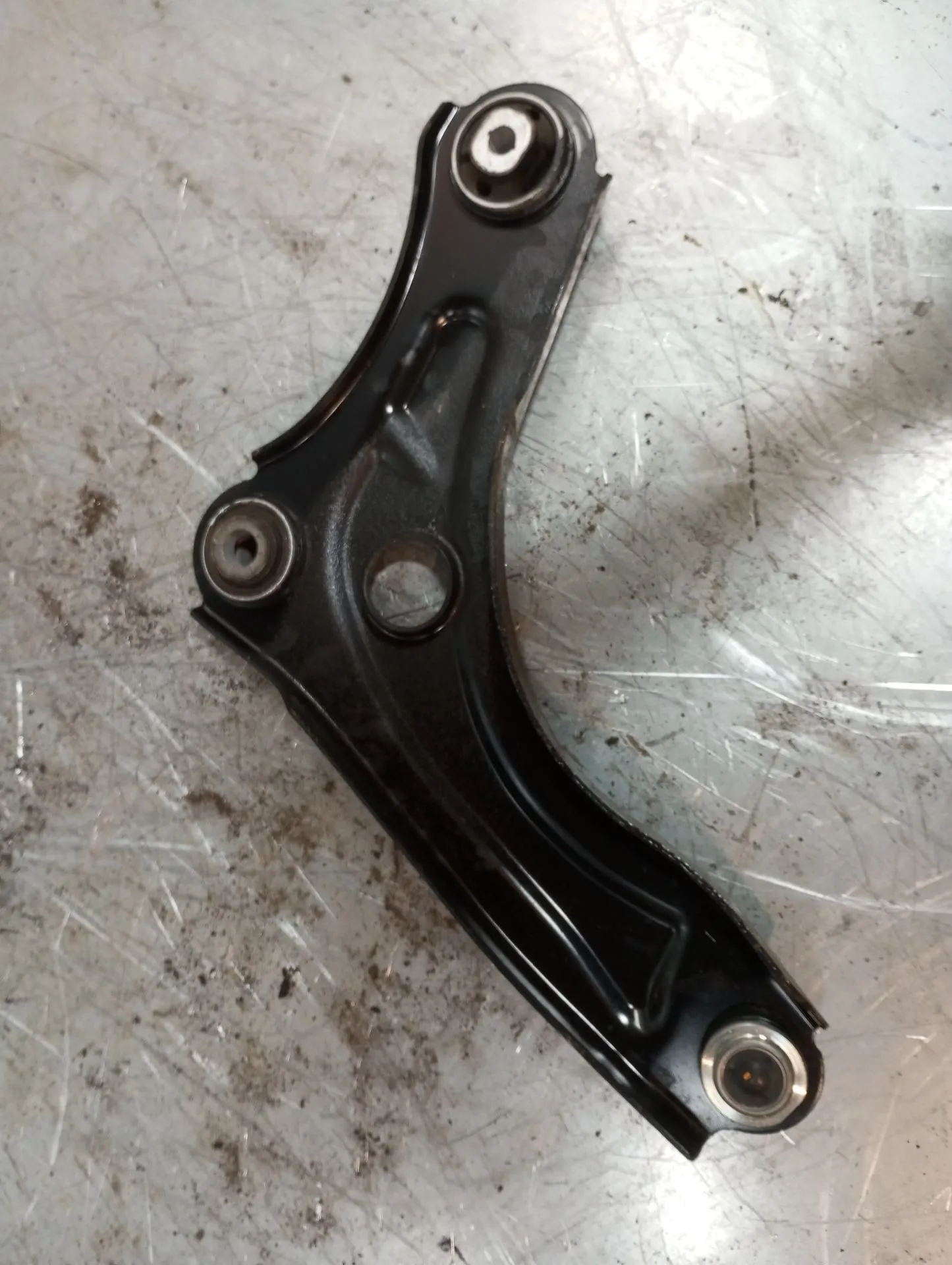 Bras de suspension Avant Droite DACIA Sandero III Imagem-1