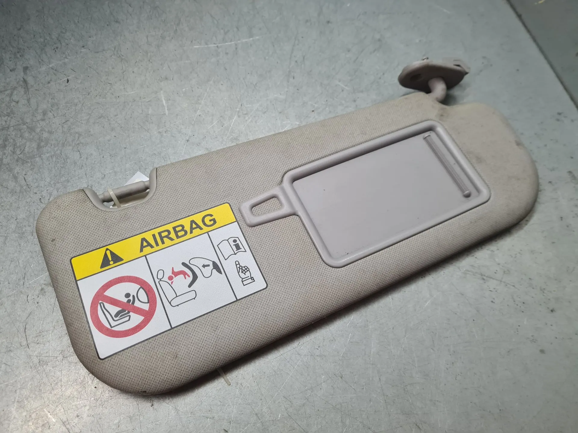 Pála de sol direita HYUNDAI i30 (GD)