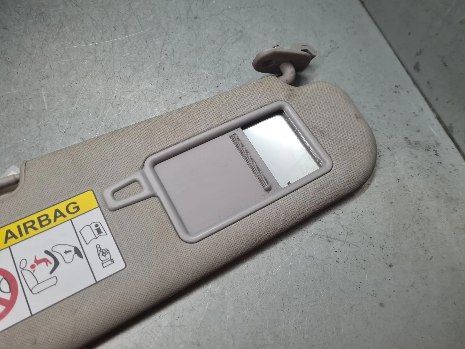 Pála de sol direita HYUNDAI i30 (GD) Imagem-1