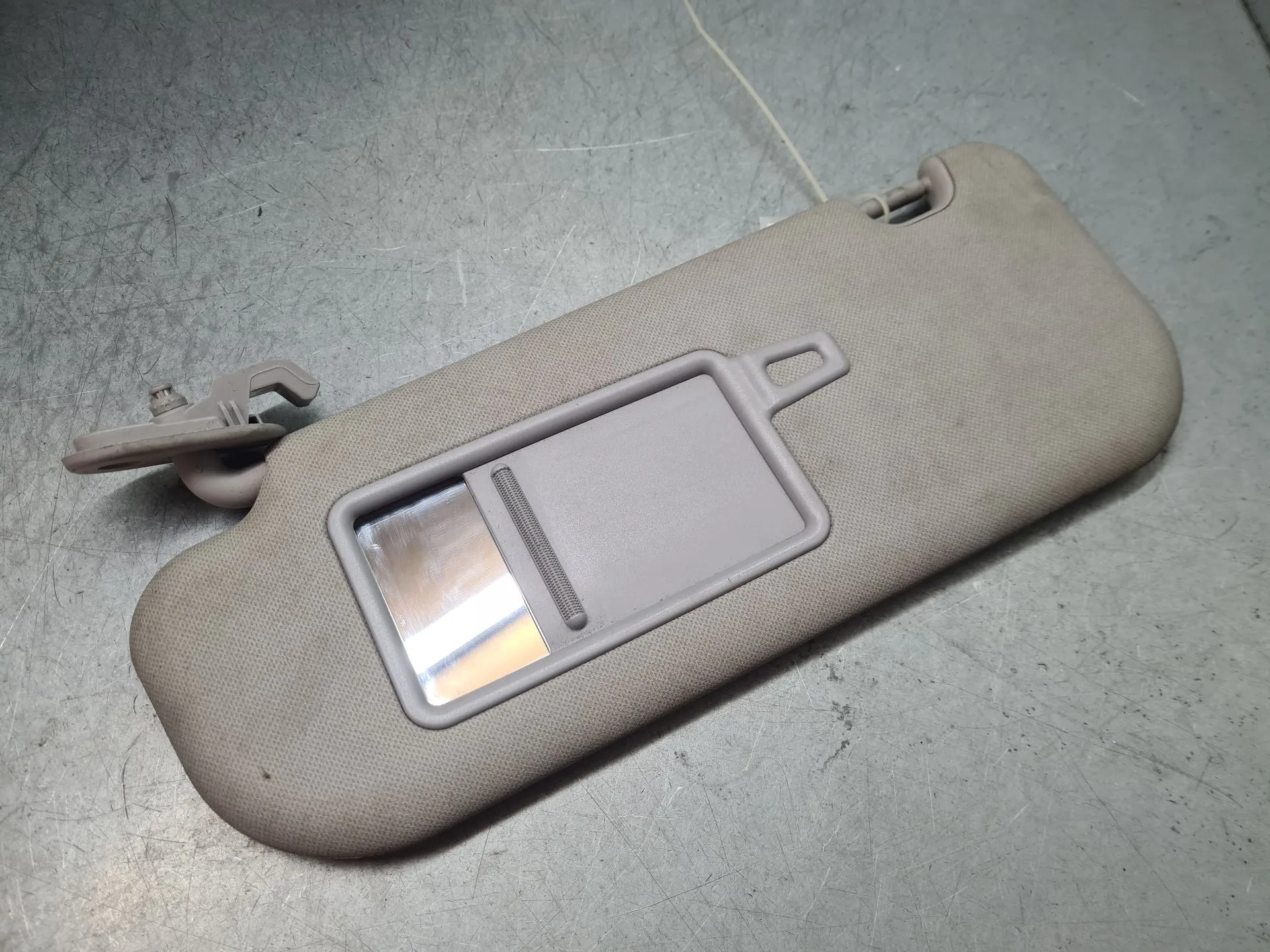 Pála de sol esquerda HYUNDAI i30 (GD)