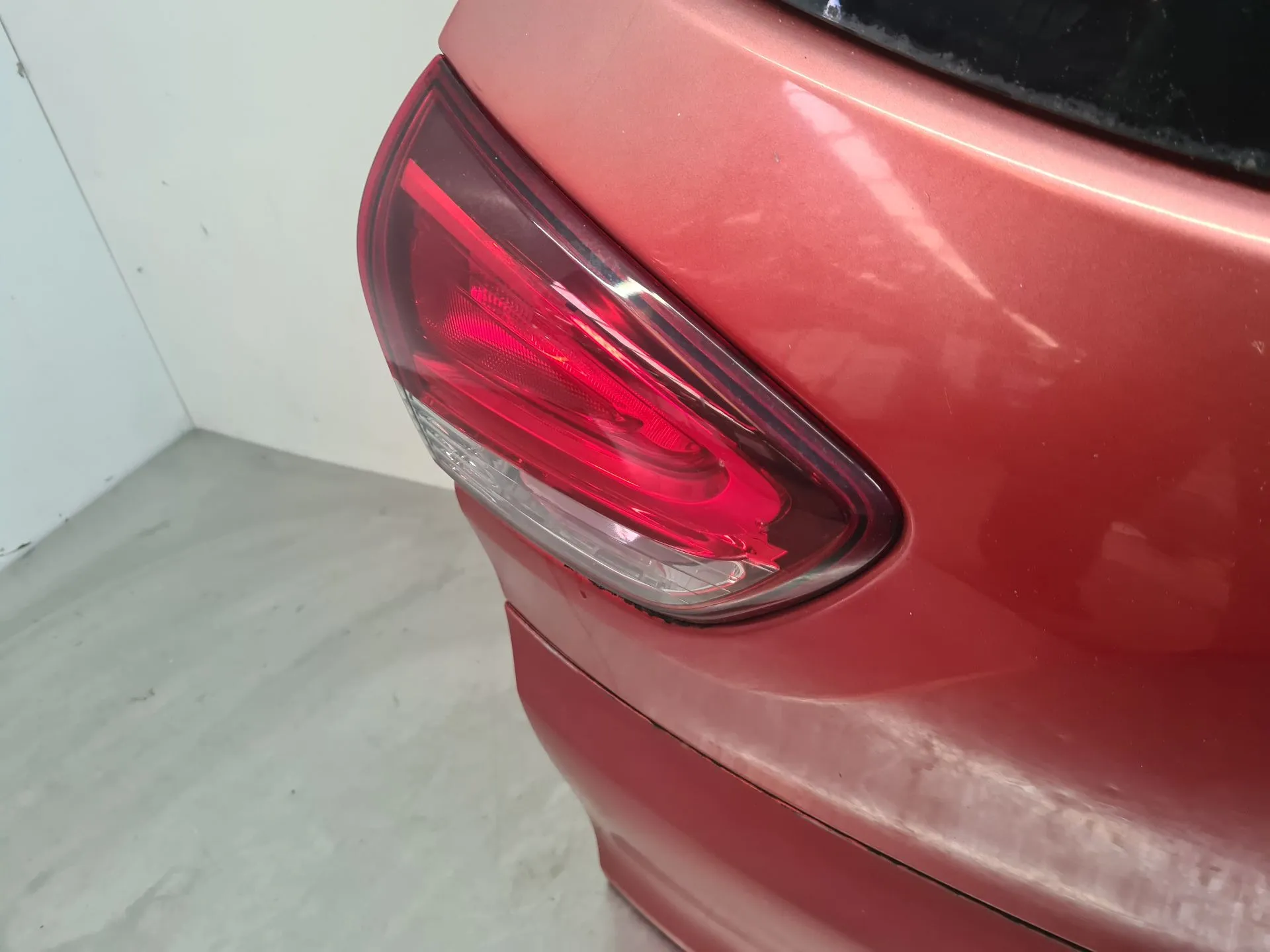 Feu de coffre Gauche RENAULT Clio IV Grandtour (KH_) Imagem-2