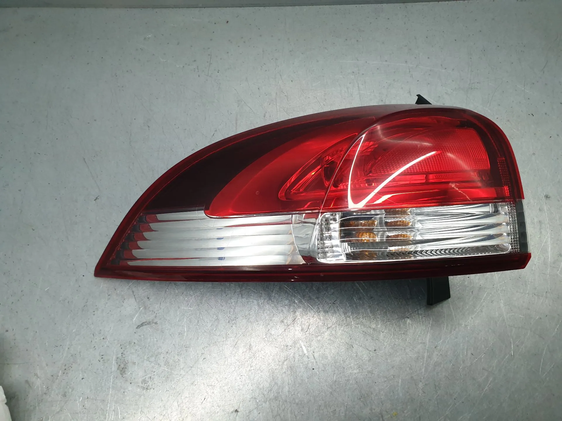 Left Tail light RENAULT Clio IV Grandtour (KH_) Imagem-3