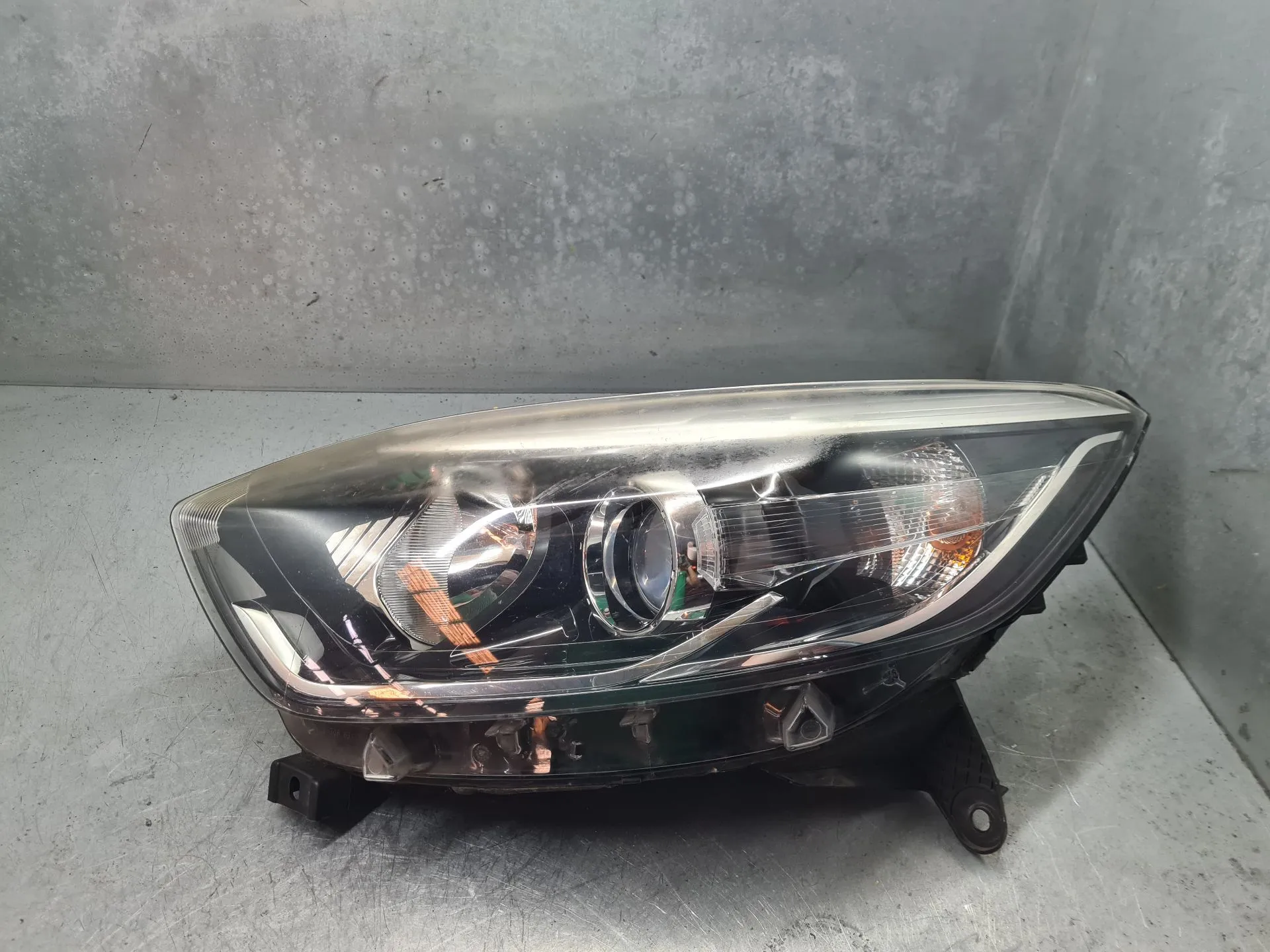 Left Headlight RENAULT Captur (J5_)