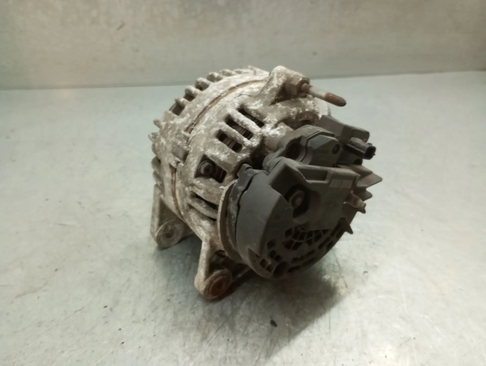 Alternador RENAULT Clio III (BR0/1, CR0/1) Imagem-1