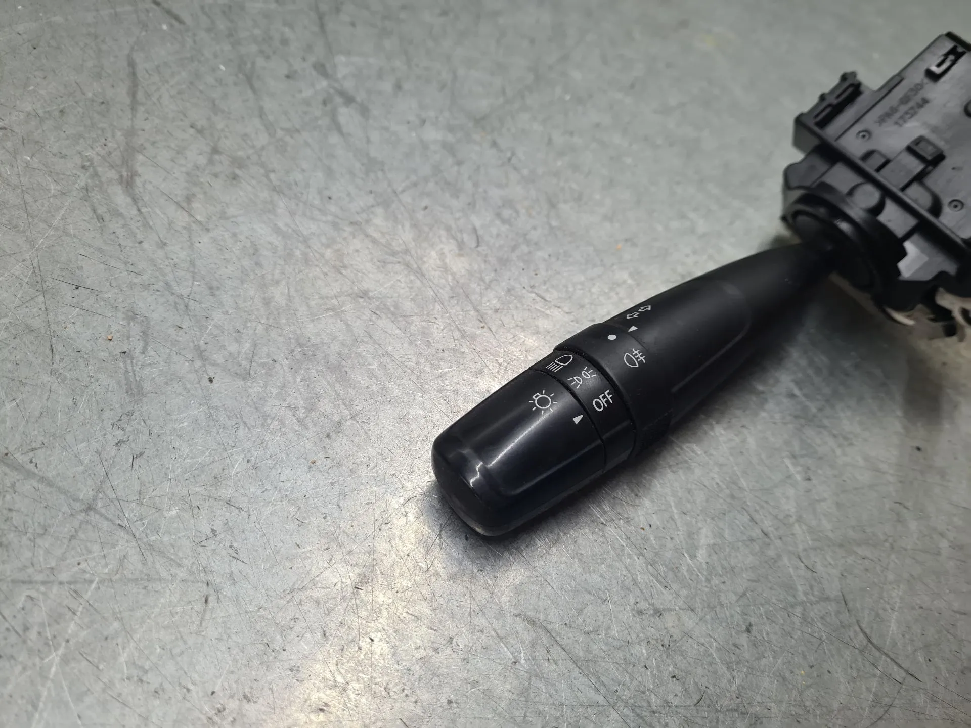 Manípulo de luzes SUZUKI Vitara (LY) Imagem-1