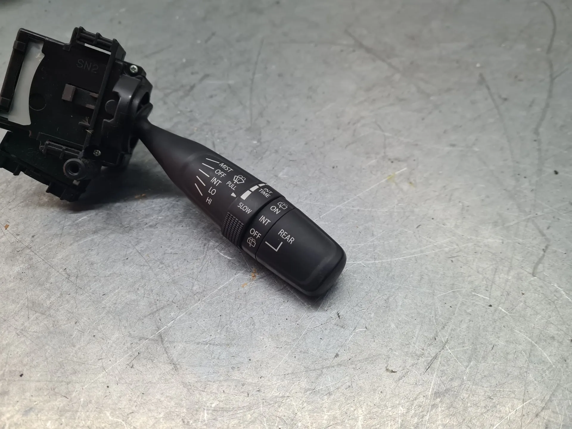 Manípulo do limpa vidros SUZUKI Vitara (LY) Imagem-1