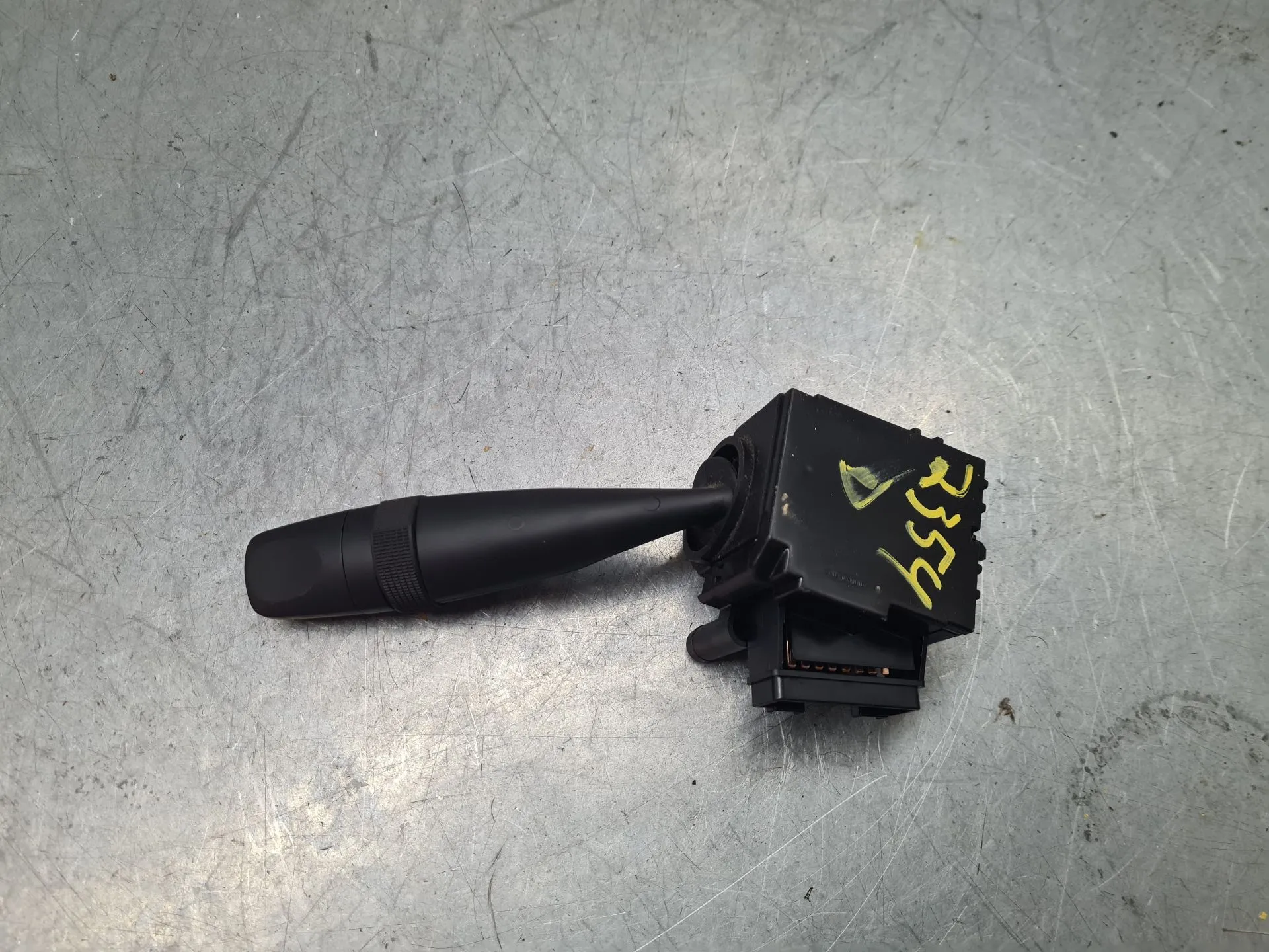 Manípulo do limpa vidros SUZUKI Vitara (LY) Imagem-2