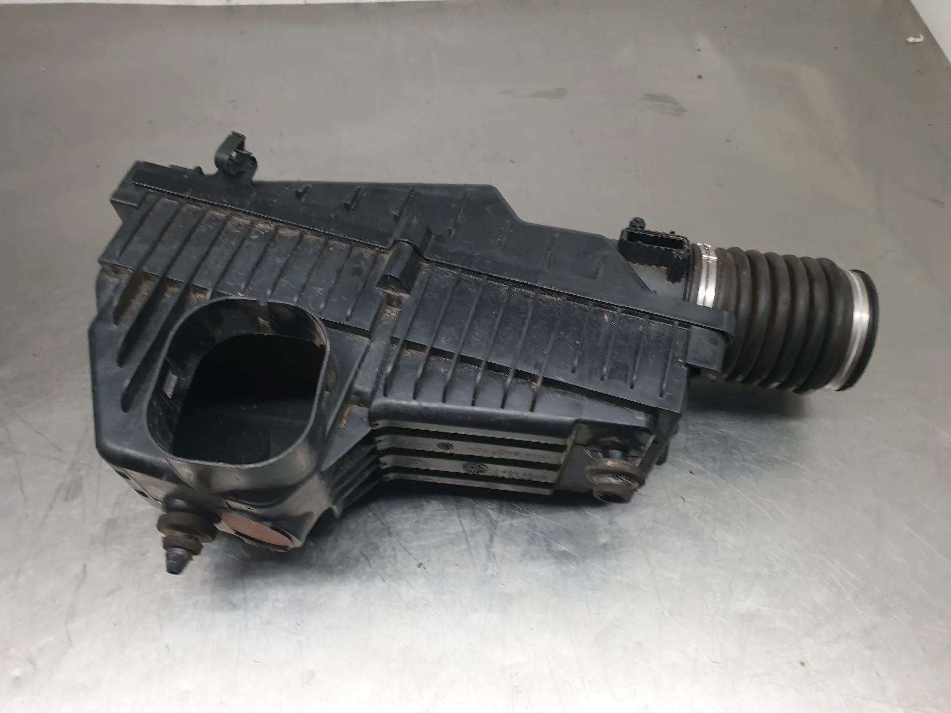 Air filter box ALFA ROMEO Stelvio (949_)