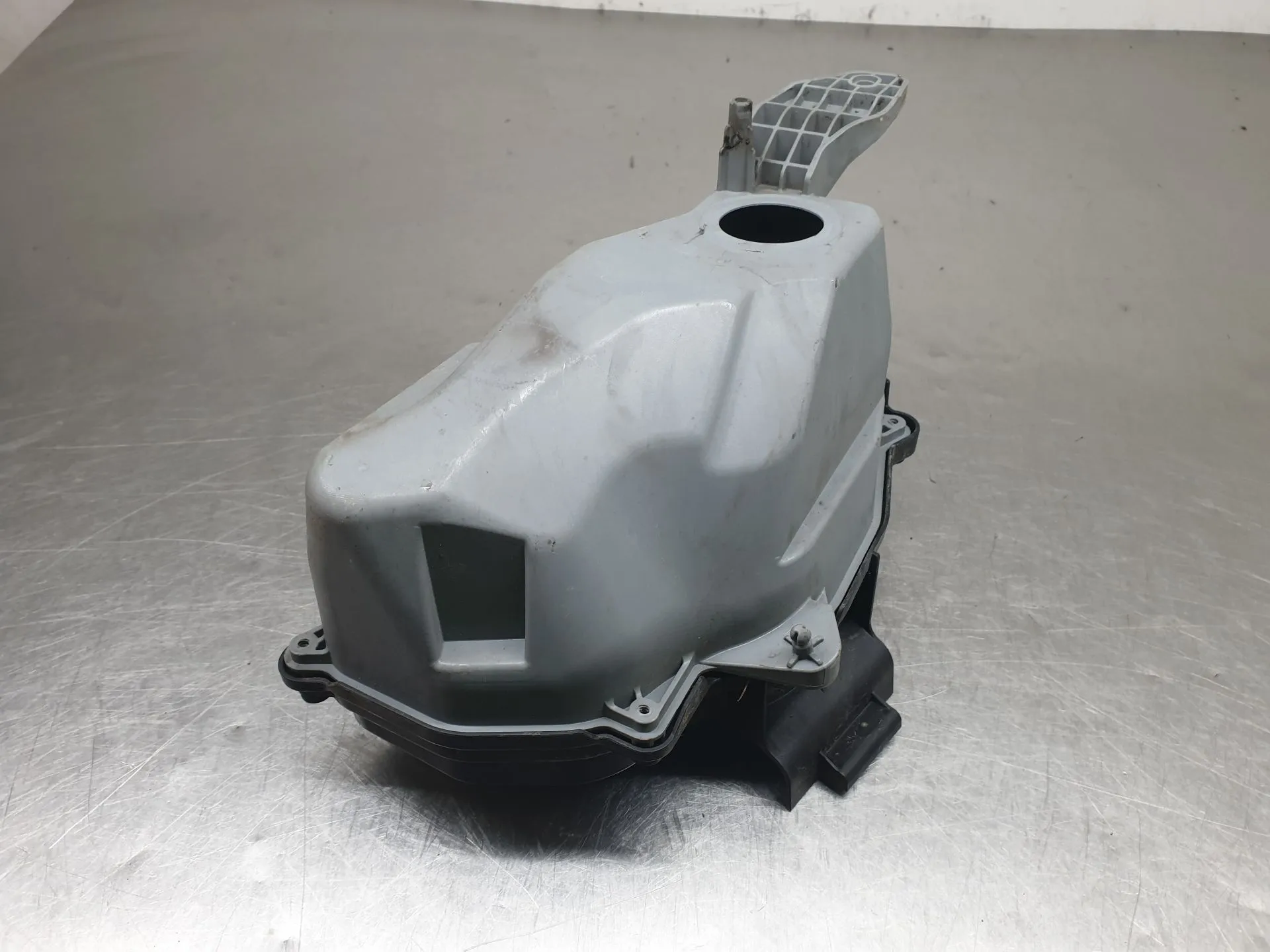 Involúcro / Carcaça dos Fusíveis AUDI A6 Allroad (4GH, 4GJ, C7) Imagem-2