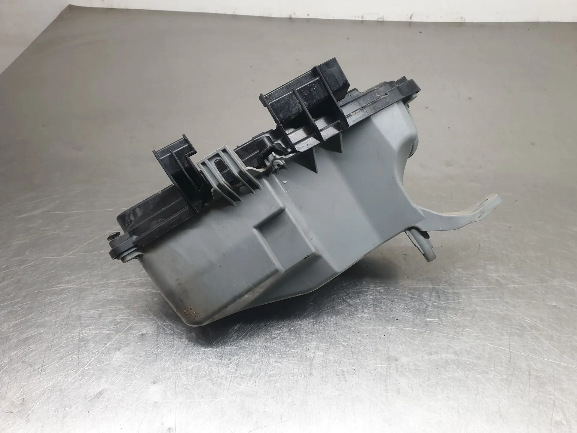 Involúcro / Carcaça dos Fusíveis AUDI A6 Allroad (4GH, 4GJ, C7) Imagem-1