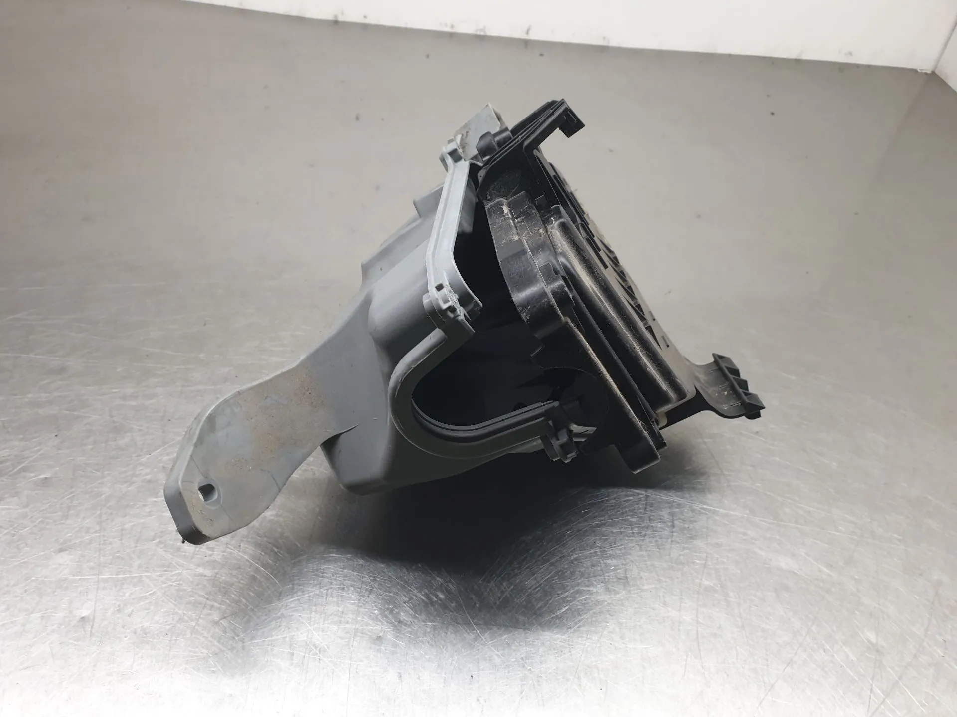 Involúcro / Carcaça dos Fusíveis AUDI A6 Allroad (4GH, 4GJ, C7) Imagem-3