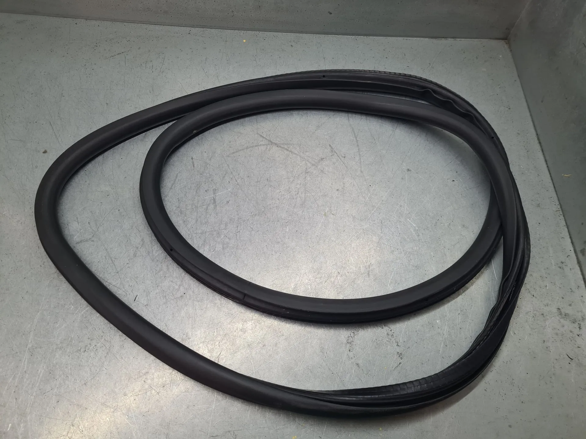 Left front door trim PEUGEOT 208 II Imagem-1