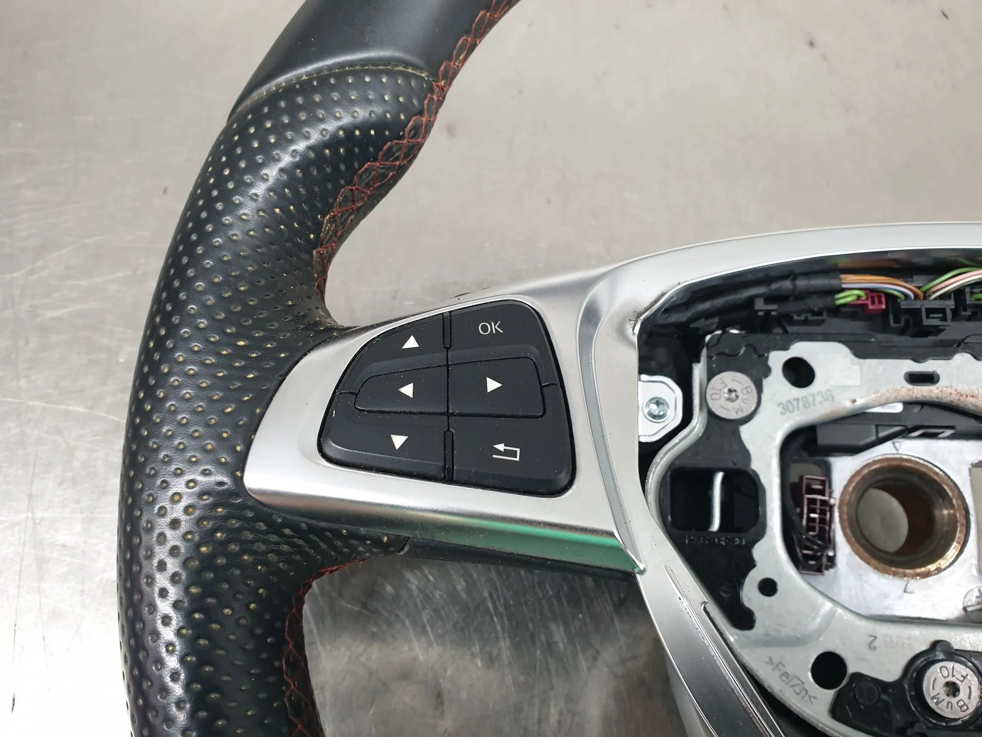 Volante MERCEDES-BENZ GLA (X156) Imagem-1