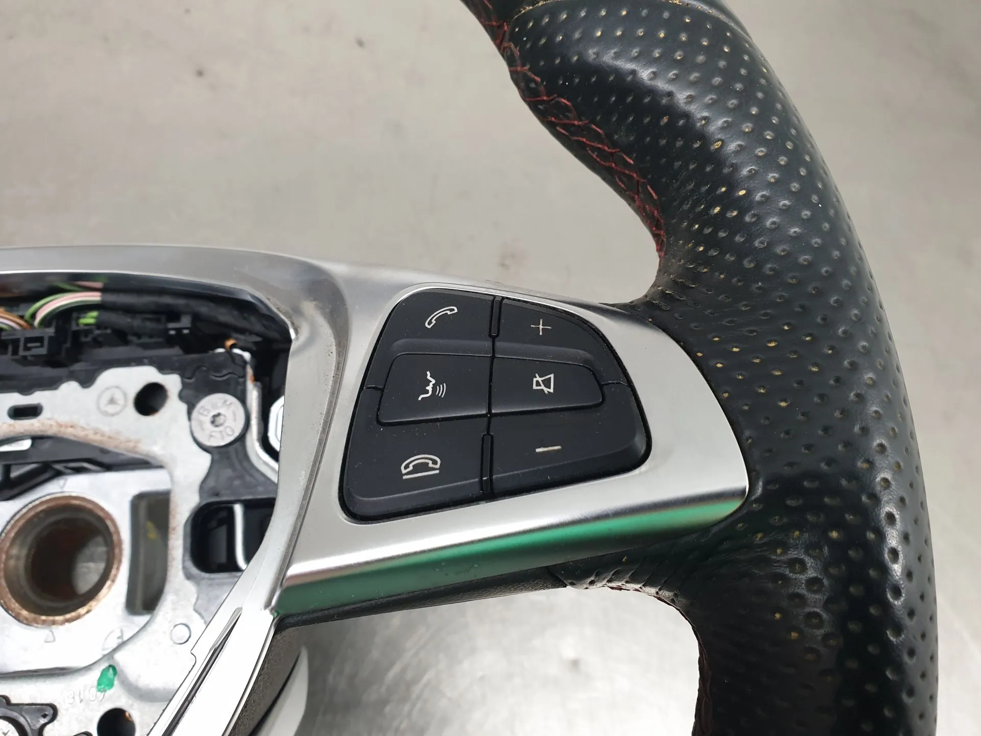 Volante MERCEDES-BENZ GLA (X156) Imagem-3