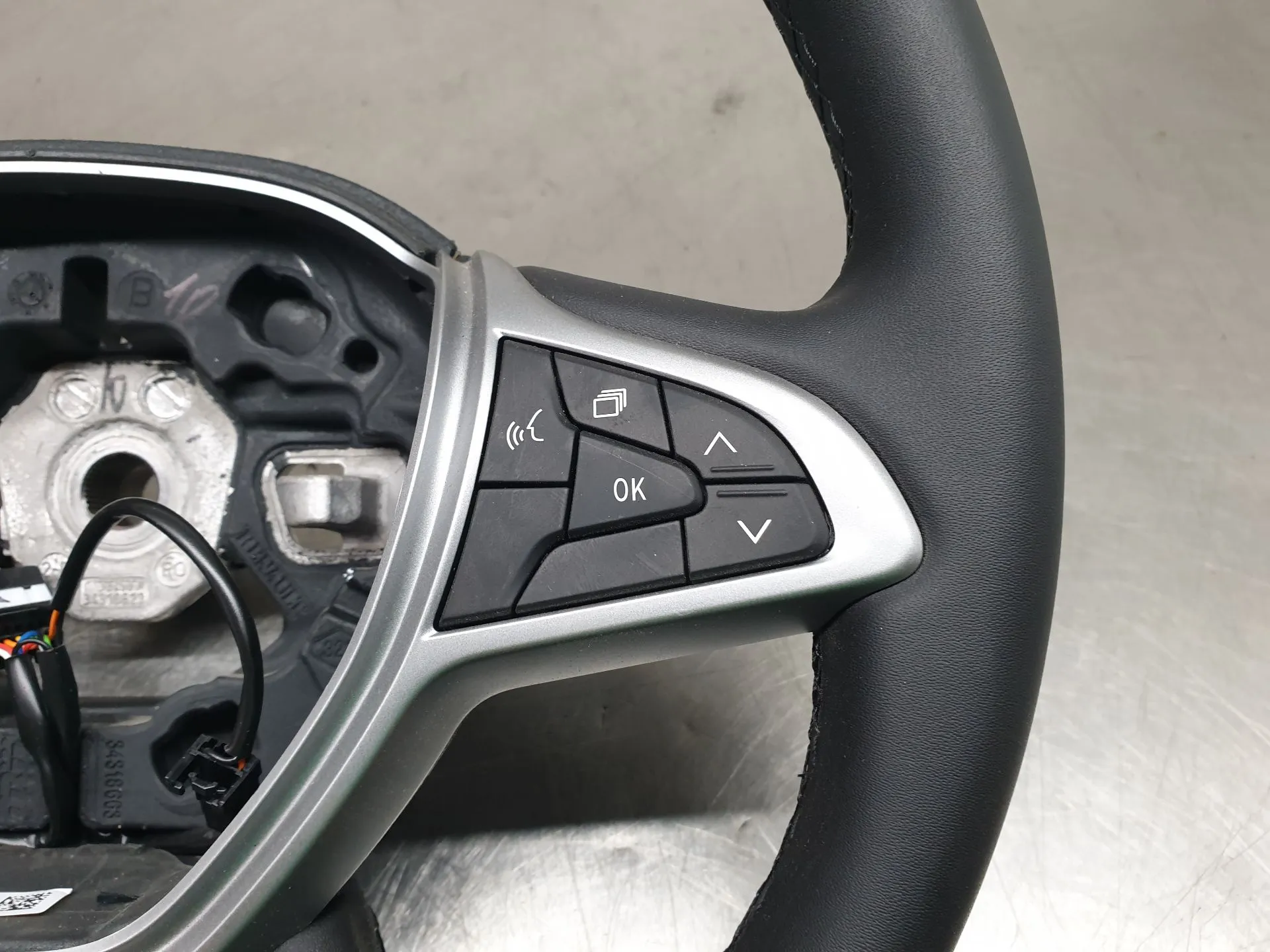 Volante DACIA Sandero III Imagem-3