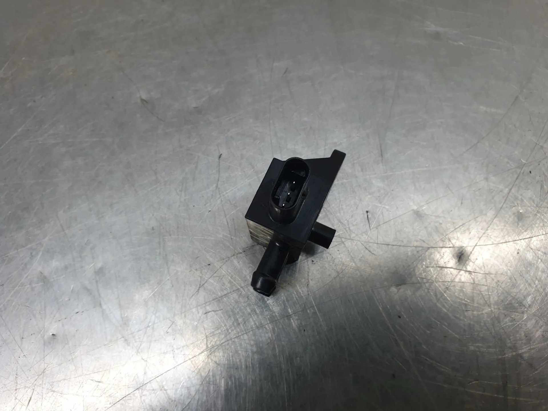 DPF pressure difference sensor PEUGEOT 208 II Imagem-2