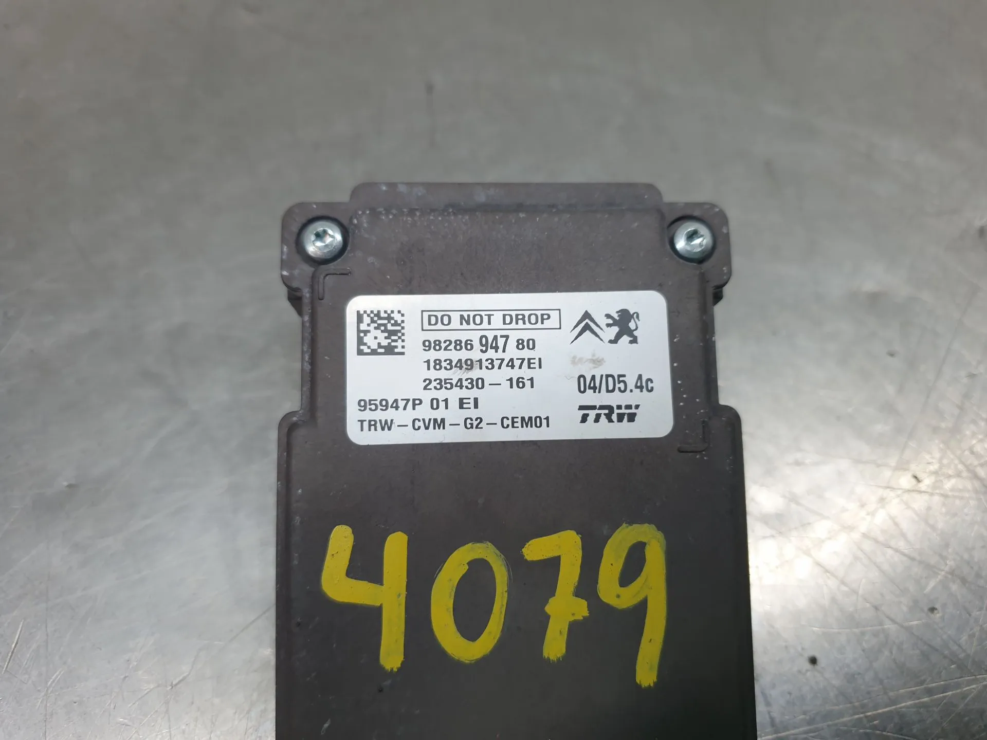 Front camera PEUGEOT 5008 II (M_) Imagem-4