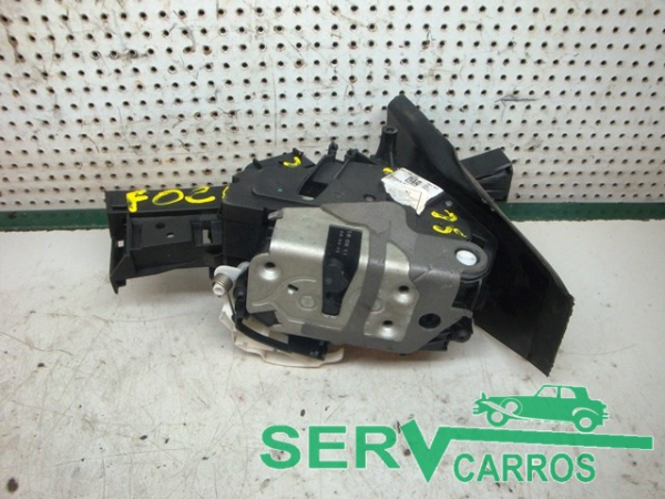 Cerradura / cierre puerta trasera derecha FORD Focus III