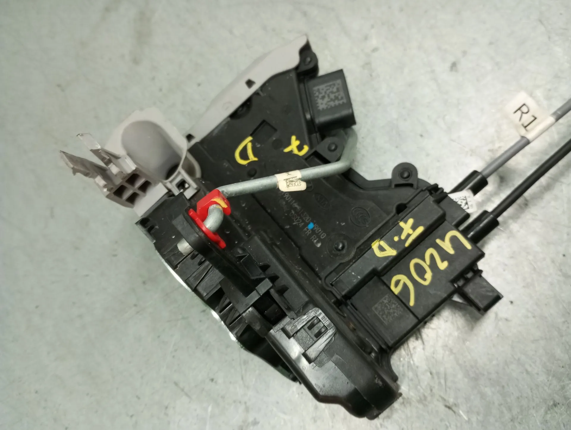 Fechadura / fecho porta frente direito HYUNDAI Kauai (OS) Imagem-1