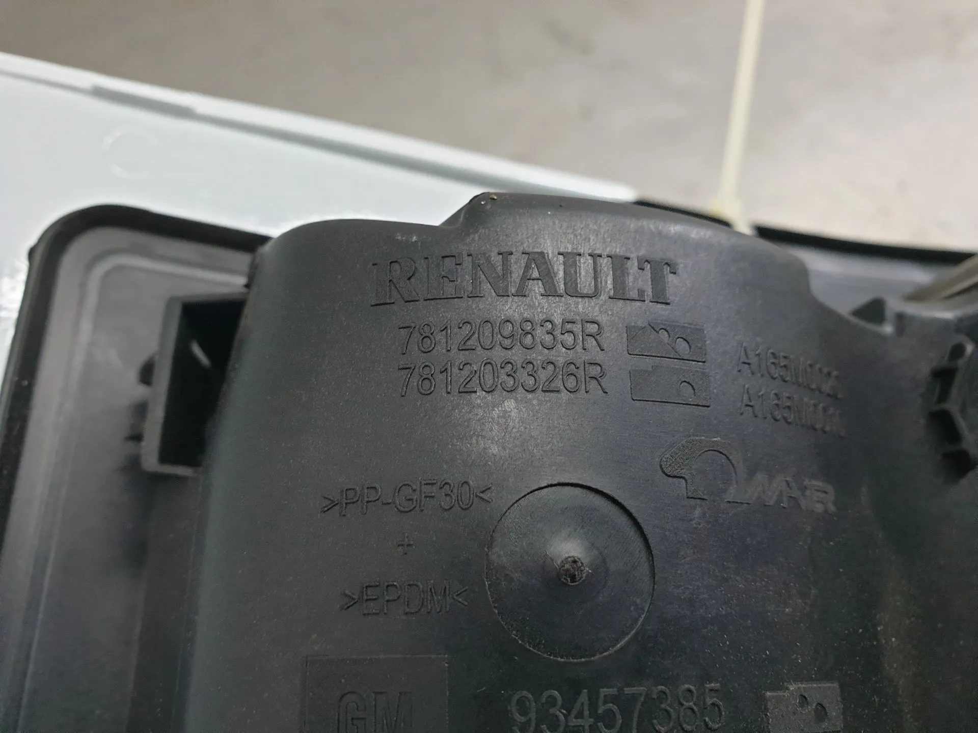 Tappo serbatoio carburante RENAULT Trafic III (FG_) Imagem-4