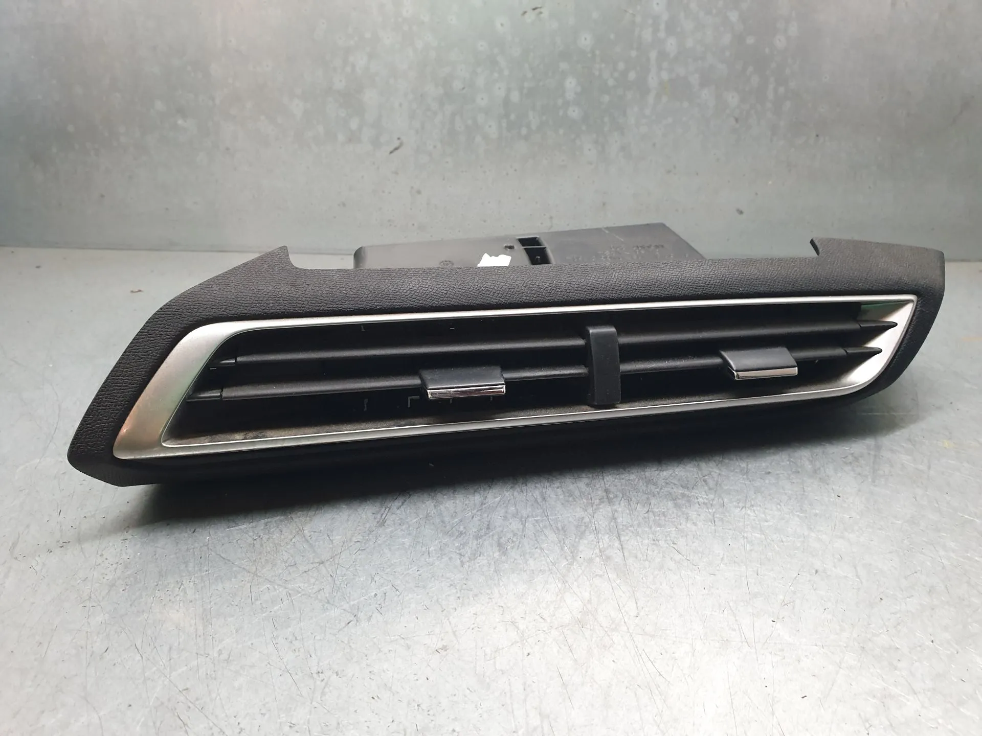 Heating flaps PEUGEOT 3008 II (M_) Imagem-1