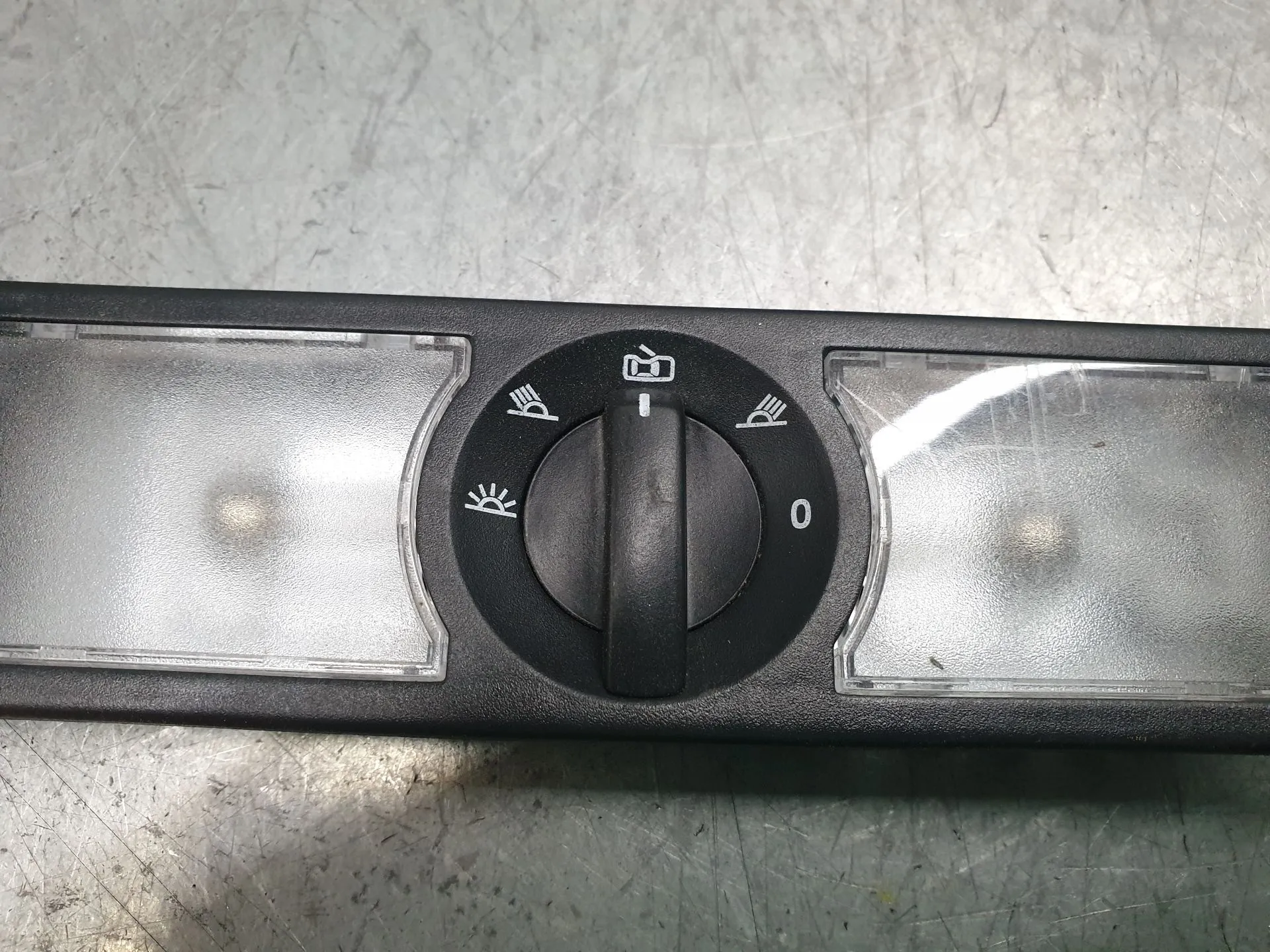 Plafonier trás SEAT Arona (KJ7) Imagem-2