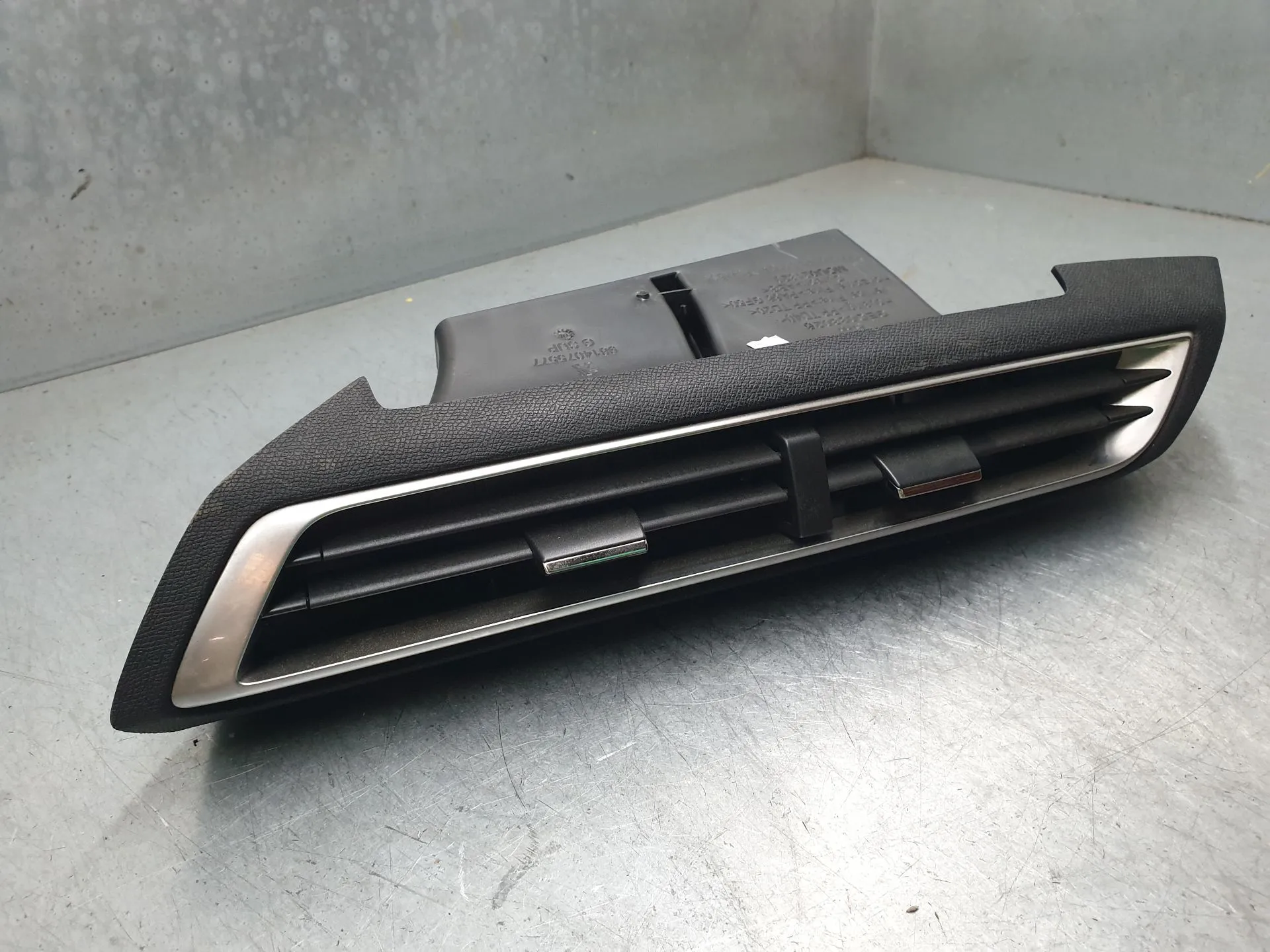 Heating flaps PEUGEOT 3008 II (M_) Imagem-2