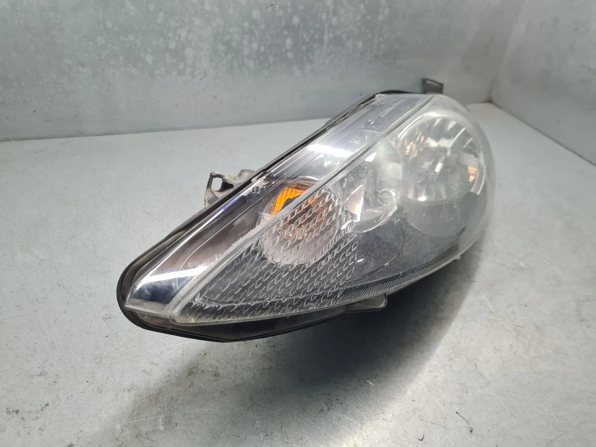 Left Headlight FORD Fiesta VI (CB1, CCN) Imagem-1
