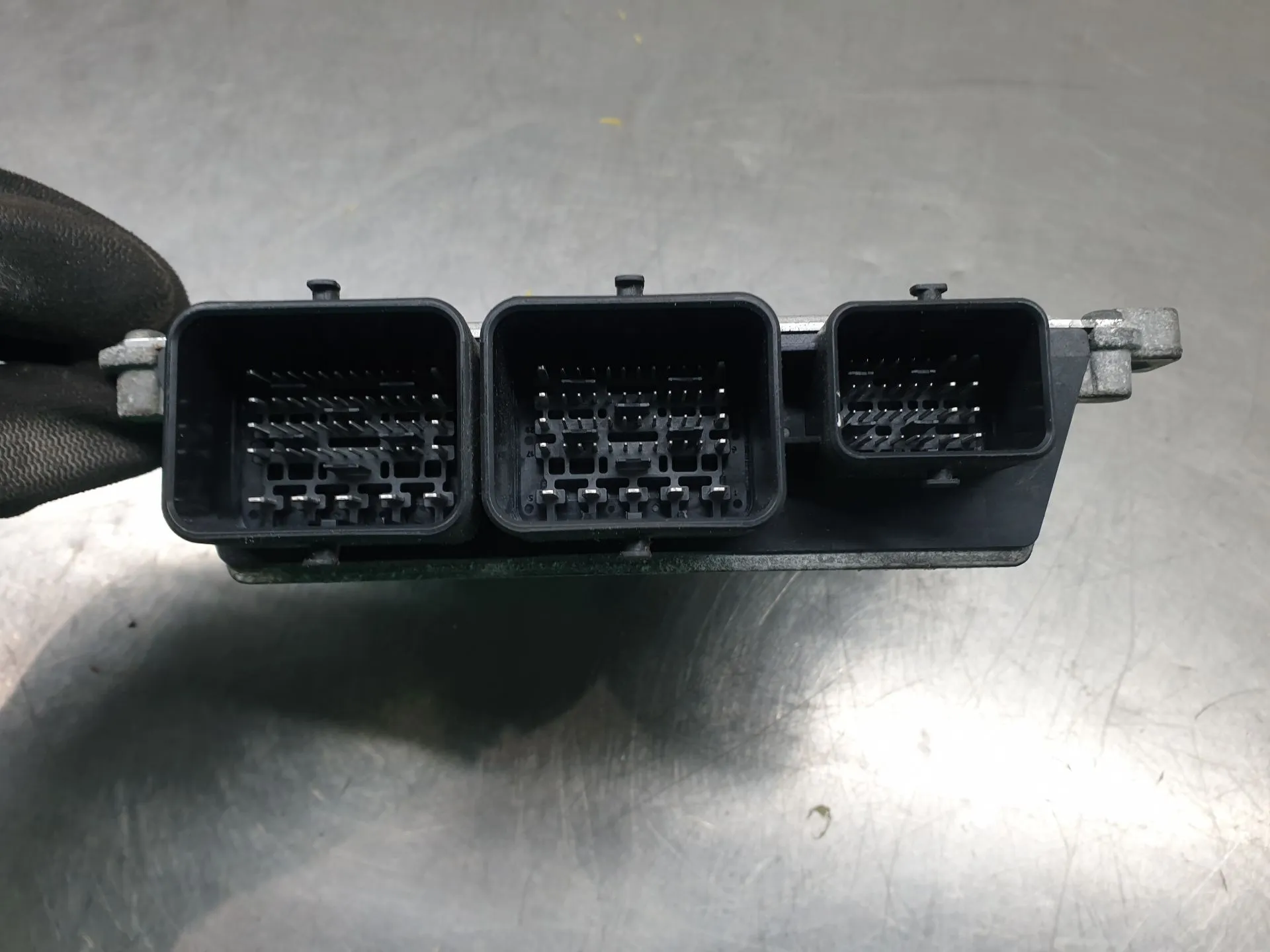 Centralina motor / ECU PEUGEOT 208 Imagem-1