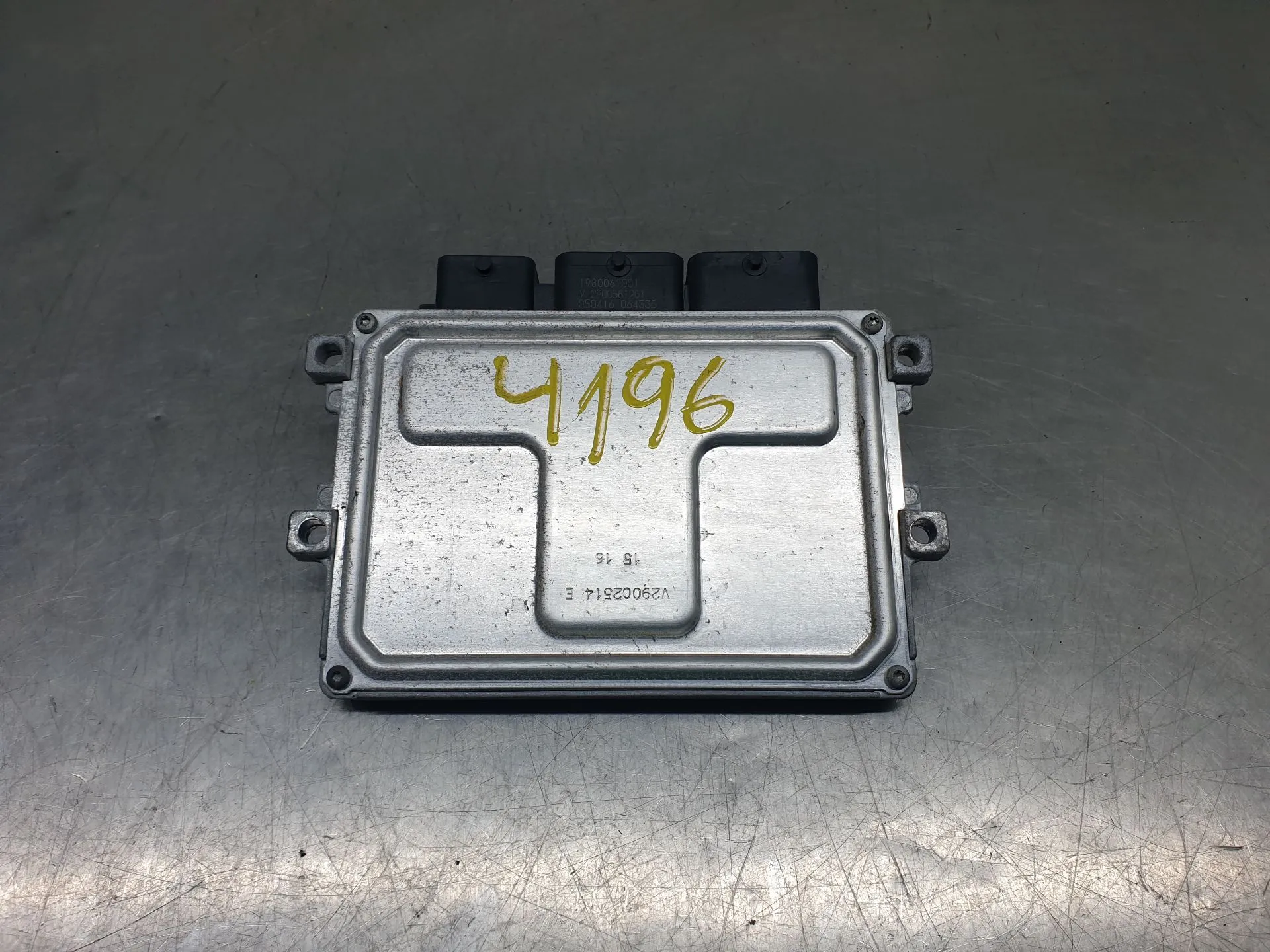 Centralina motor / ECU PEUGEOT 208 Imagem-2