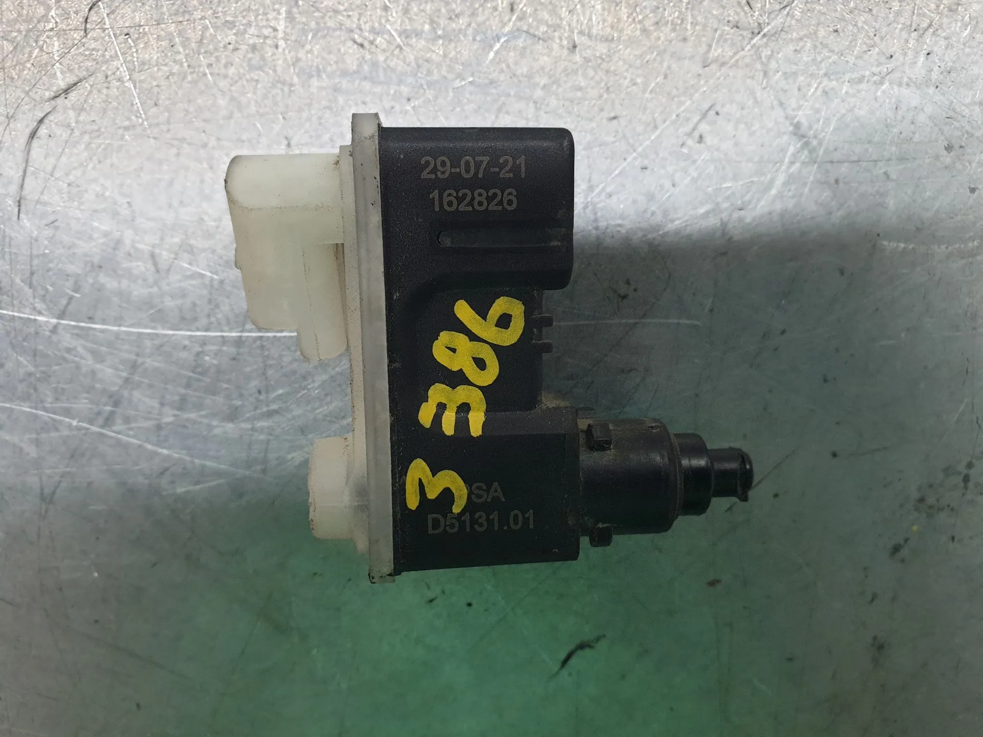 Attuatore Serratura serbatoio carburante PEUGEOT 208 II Imagem-4