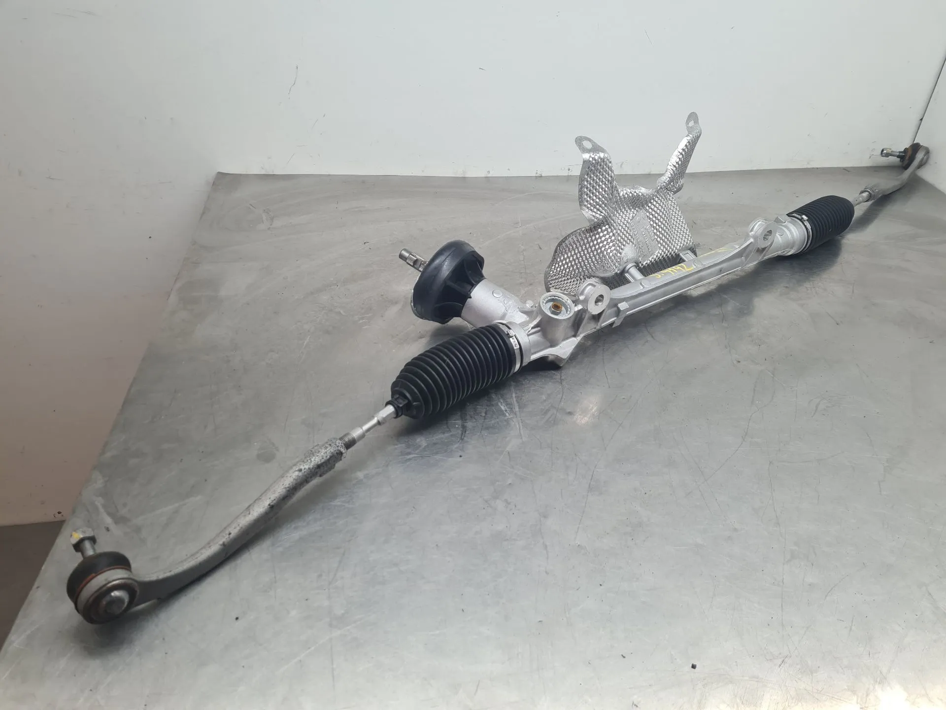 Steering box DACIA Sandero III