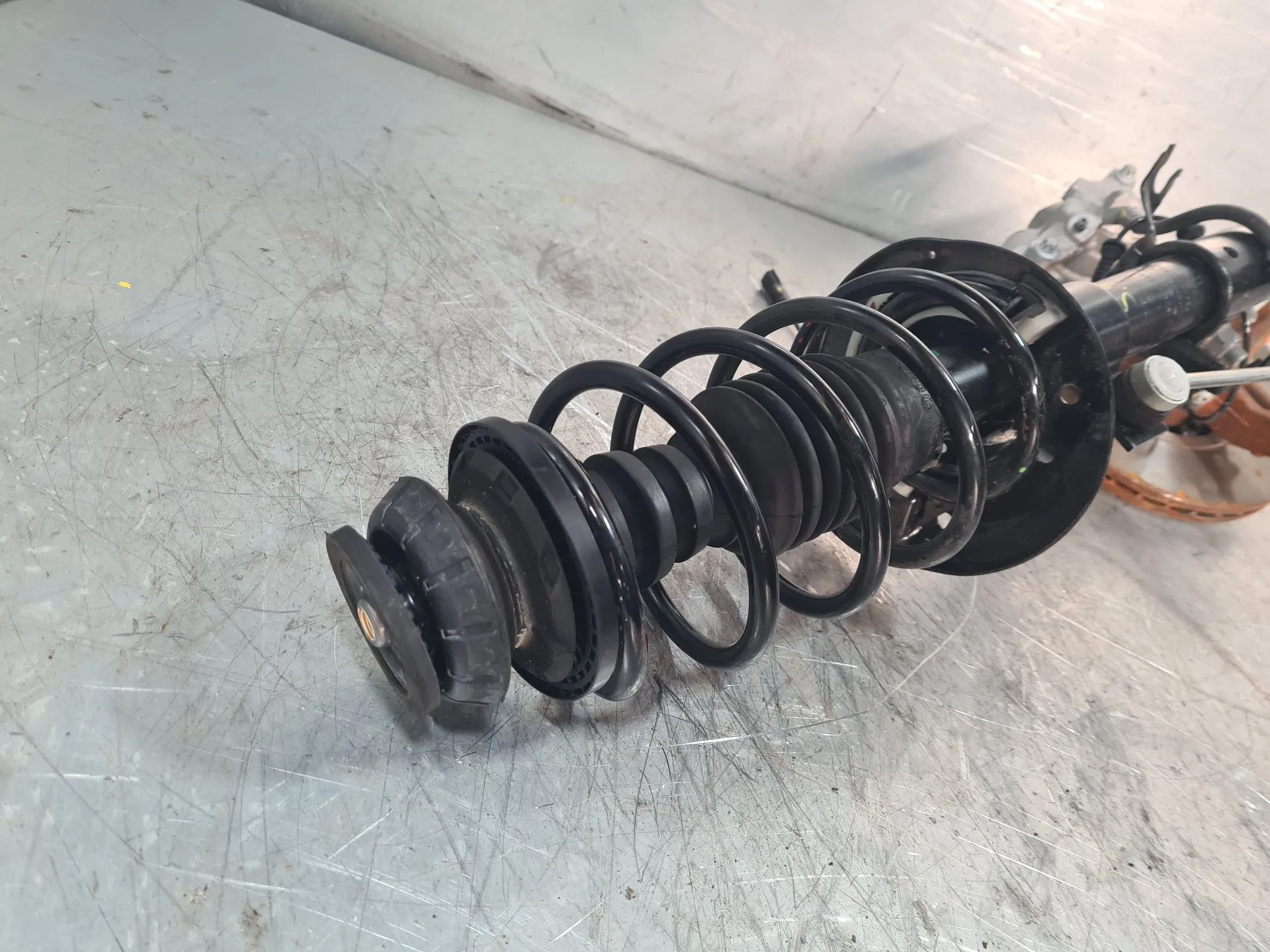 Amortecedor frente esquerdo DACIA Sandero III Imagem-2